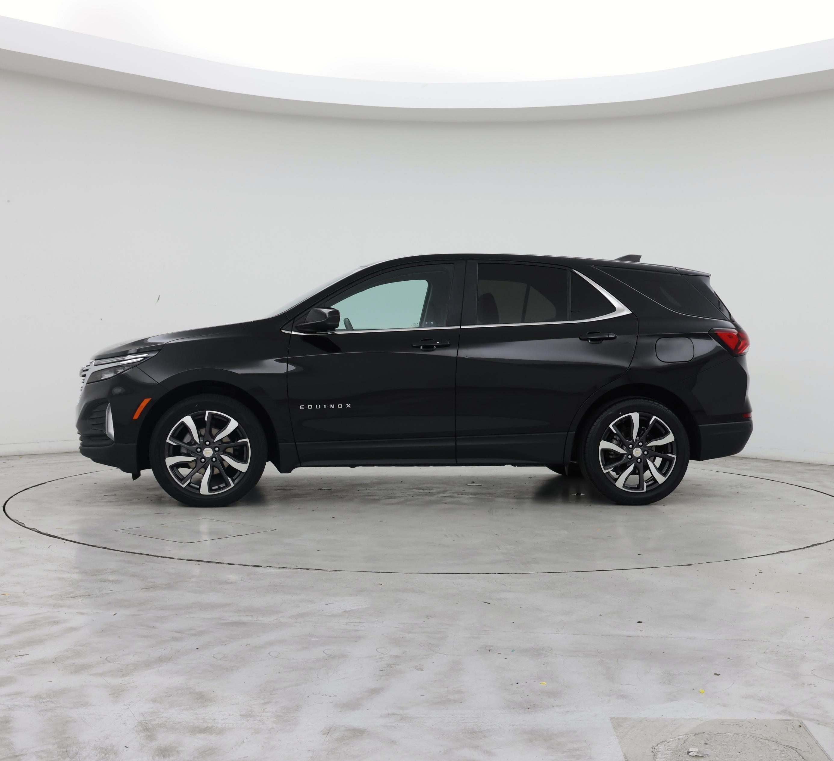 Thumbnail: 2022 Chevrolet Equinox - 3