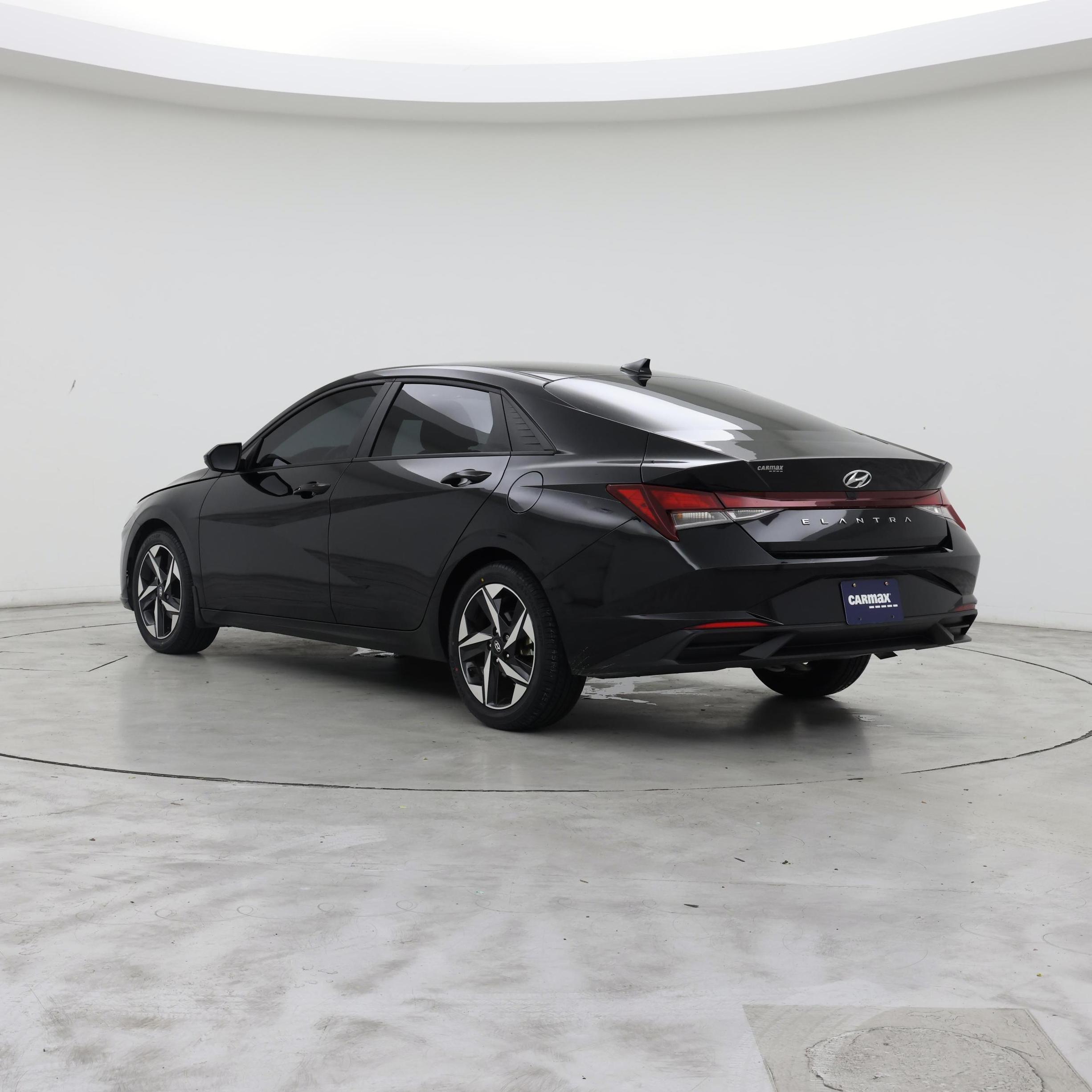 Thumbnail: 2023 Hyundai Elantra - 2