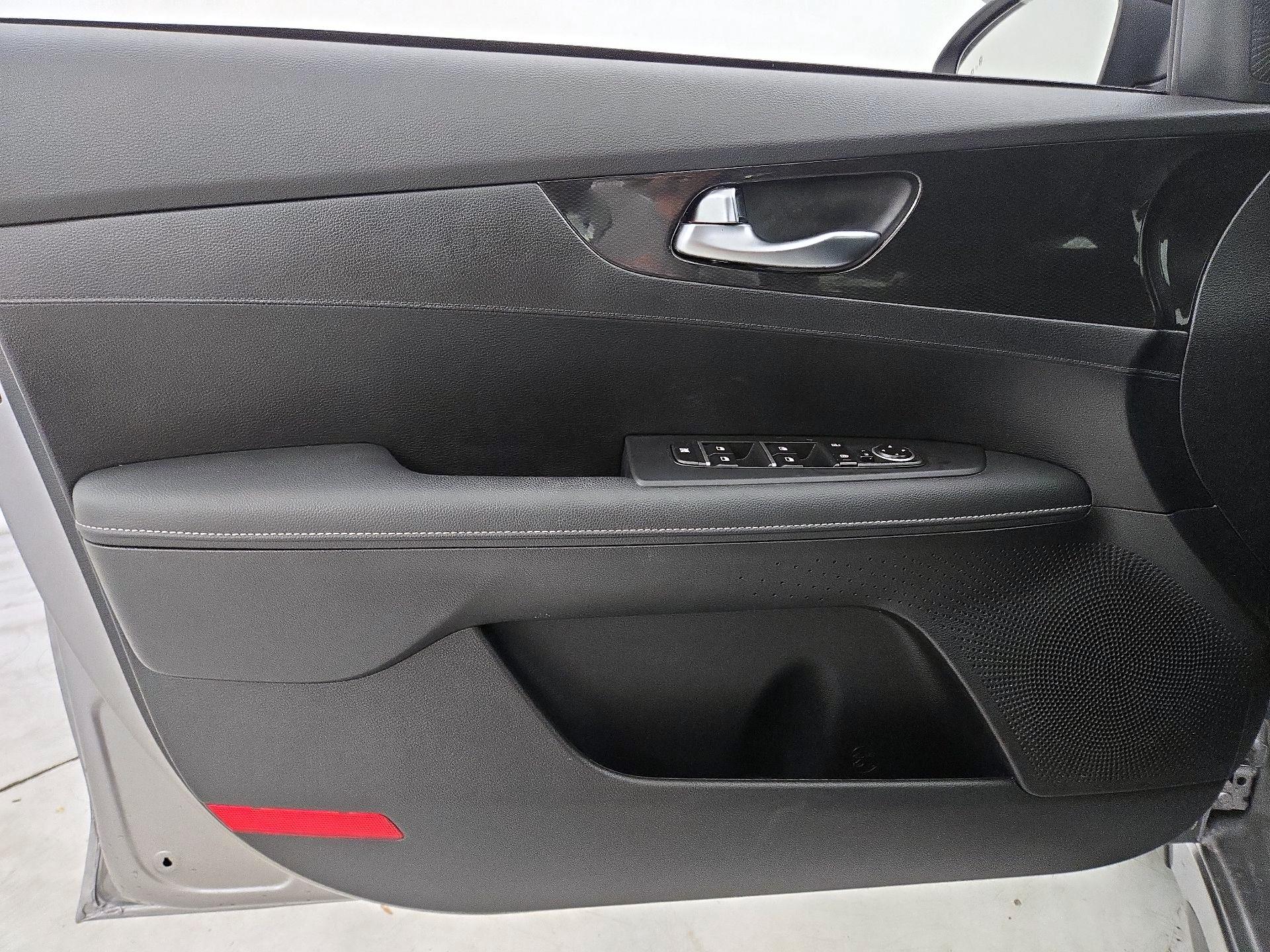 Thumbnail: 2024 Kia Forte - 12