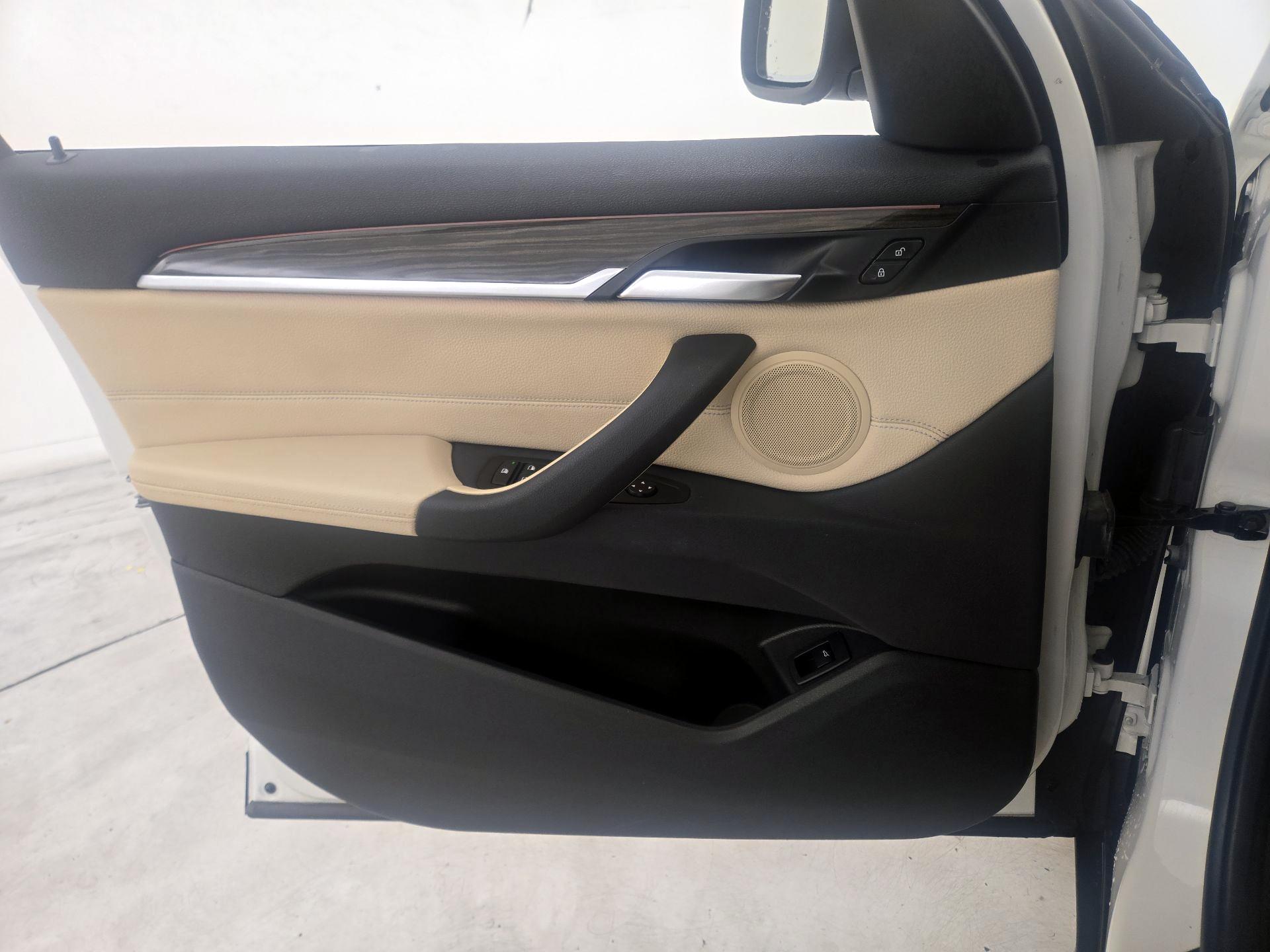 Thumbnail: 2017 BMW X1 - 12