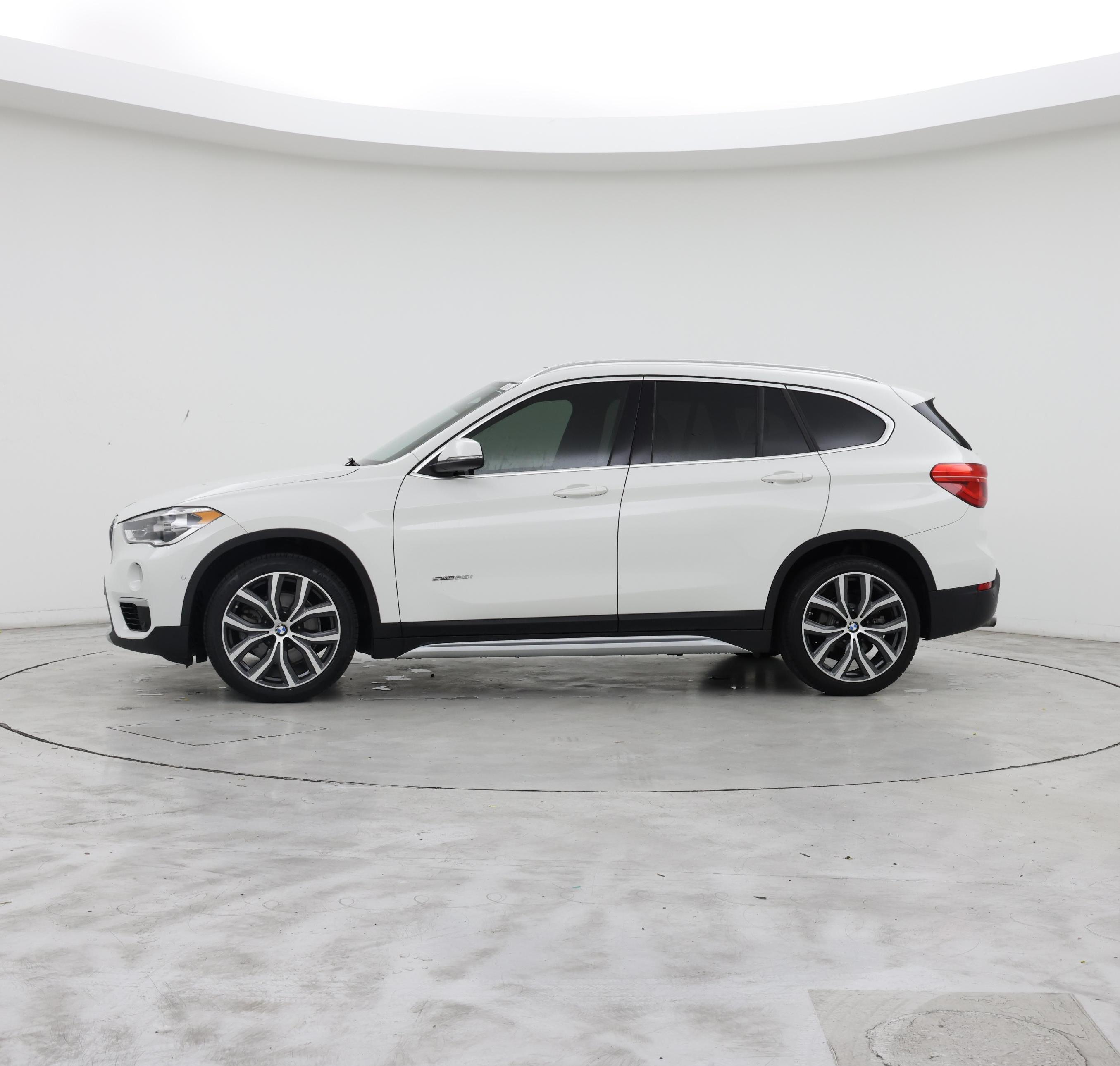 Thumbnail: 2017 BMW X1 - 3