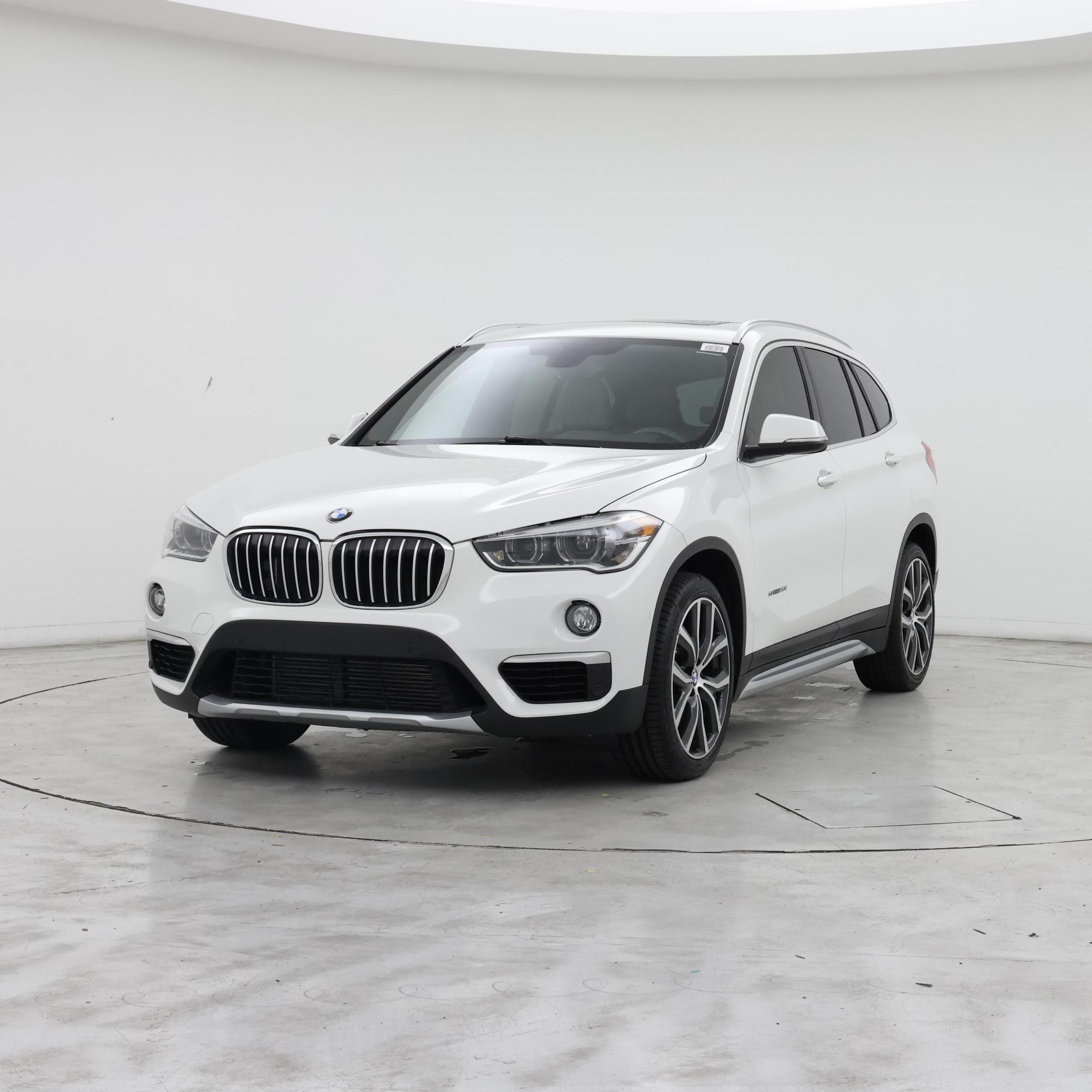 Thumbnail: 2017 BMW X1 - 4