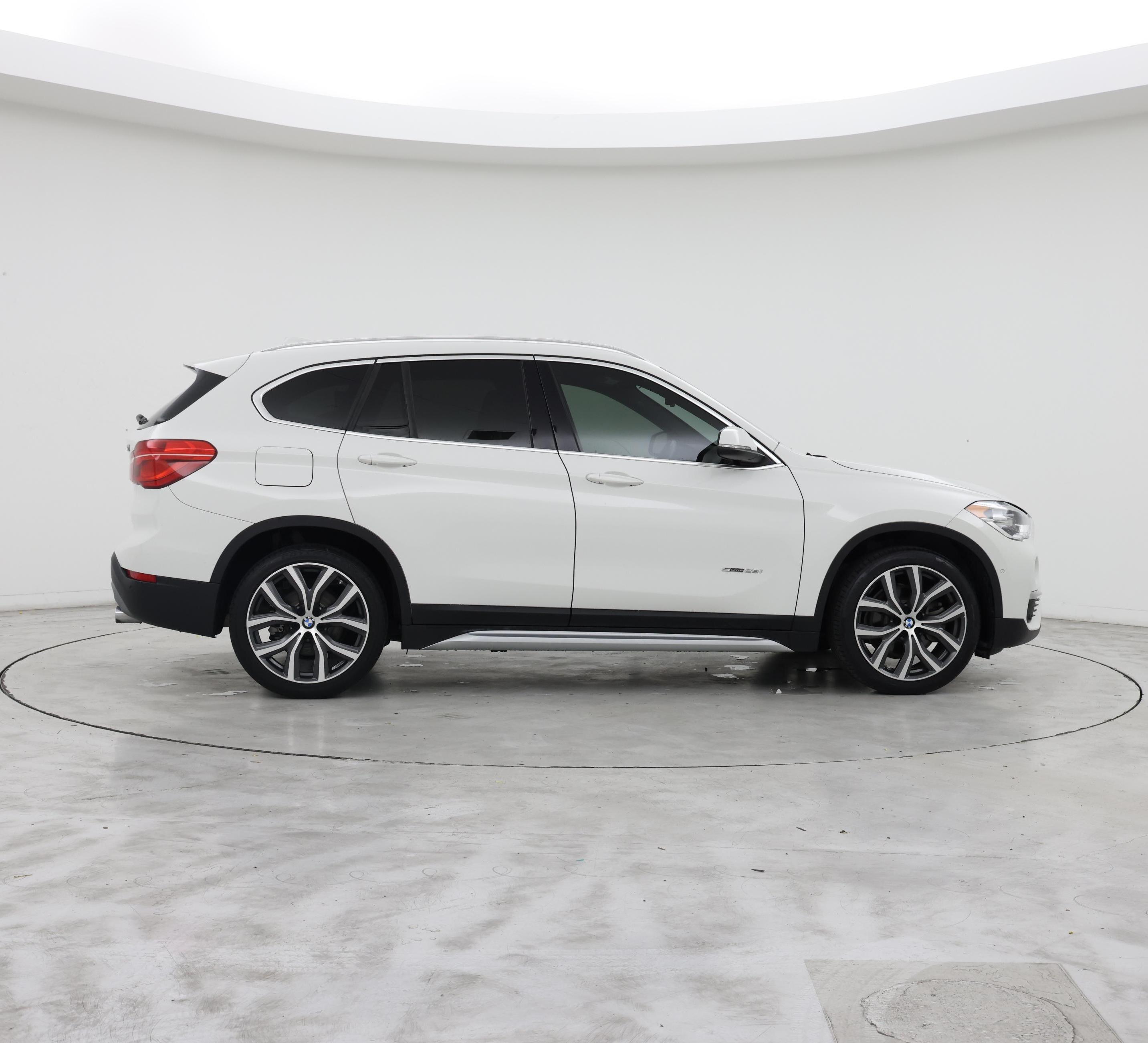 Thumbnail: 2017 BMW X1 - 7