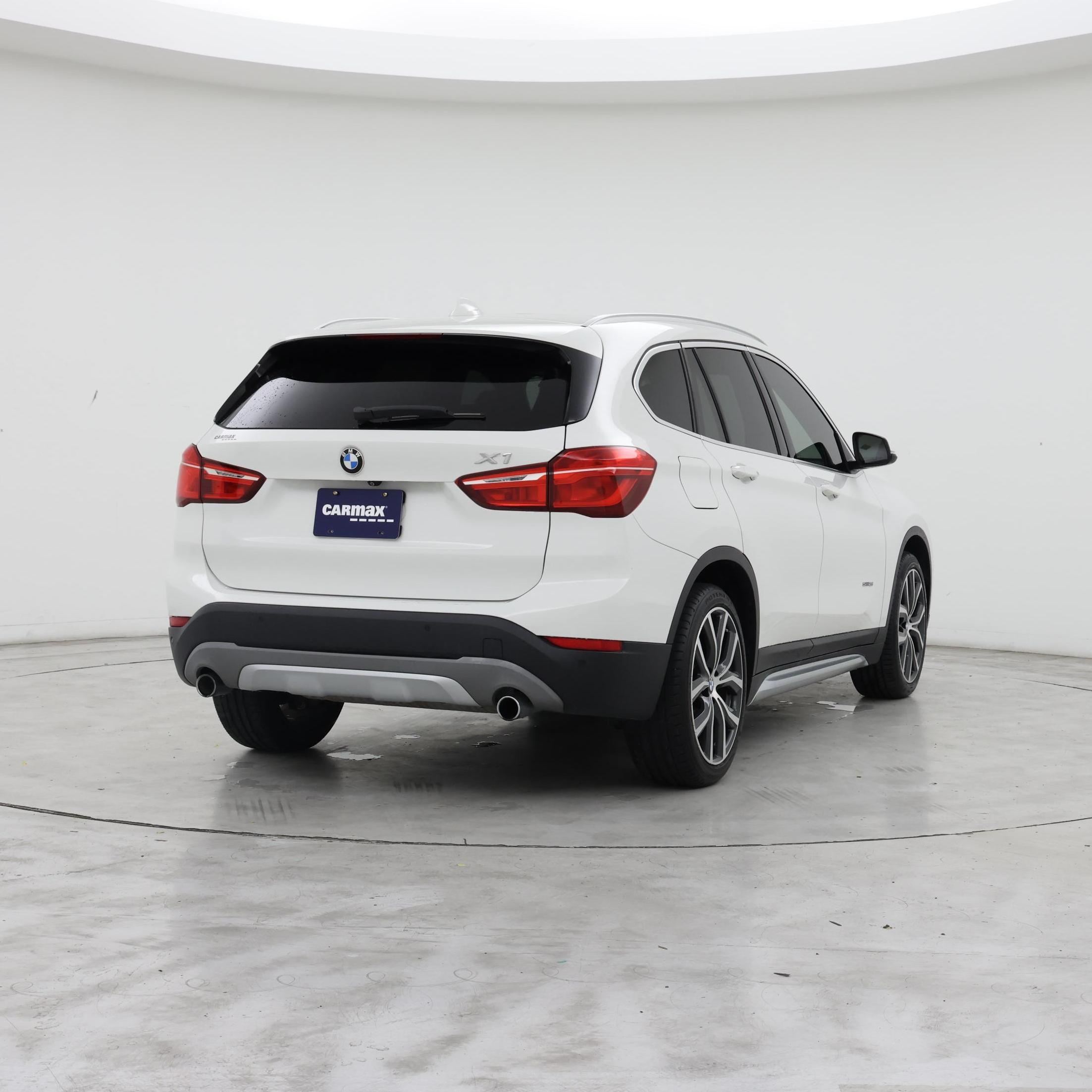 Thumbnail: 2017 BMW X1 - 8