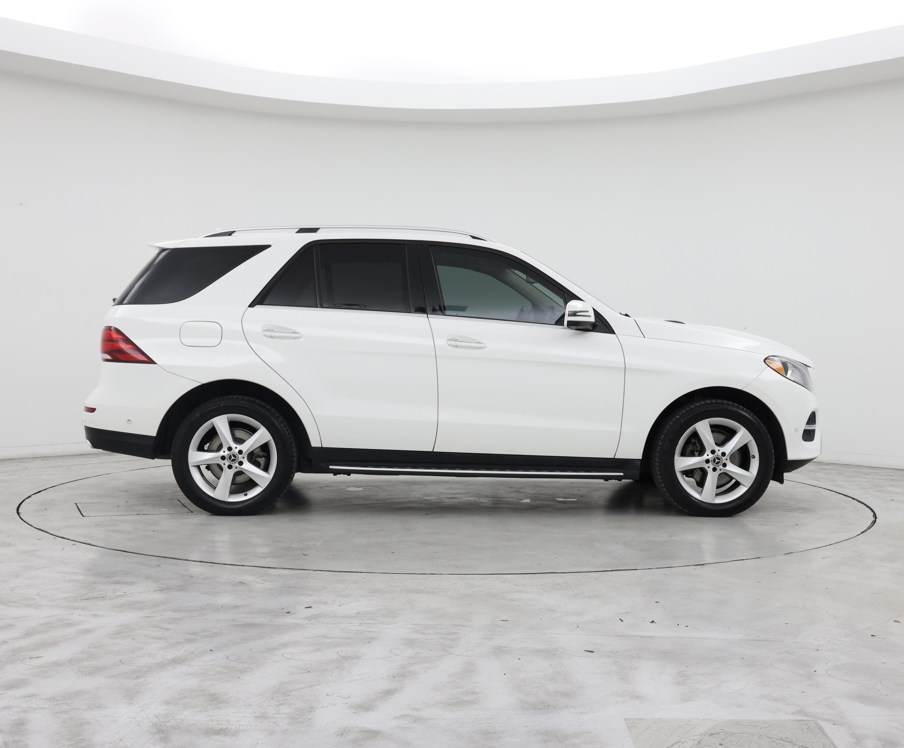 Thumbnail: 2017 Mercedes-Benz GLE - 7