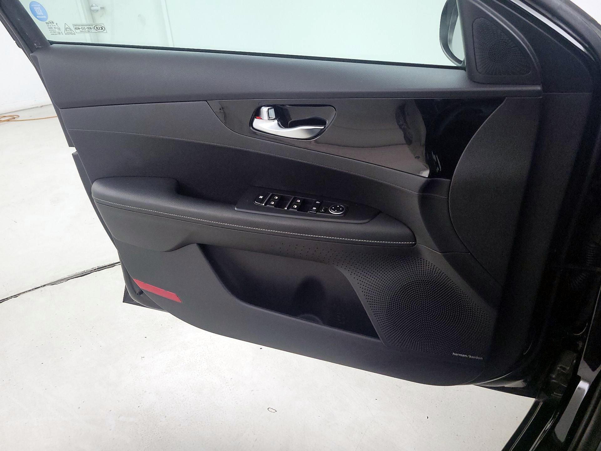 Thumbnail: 2021 Kia Forte - 12