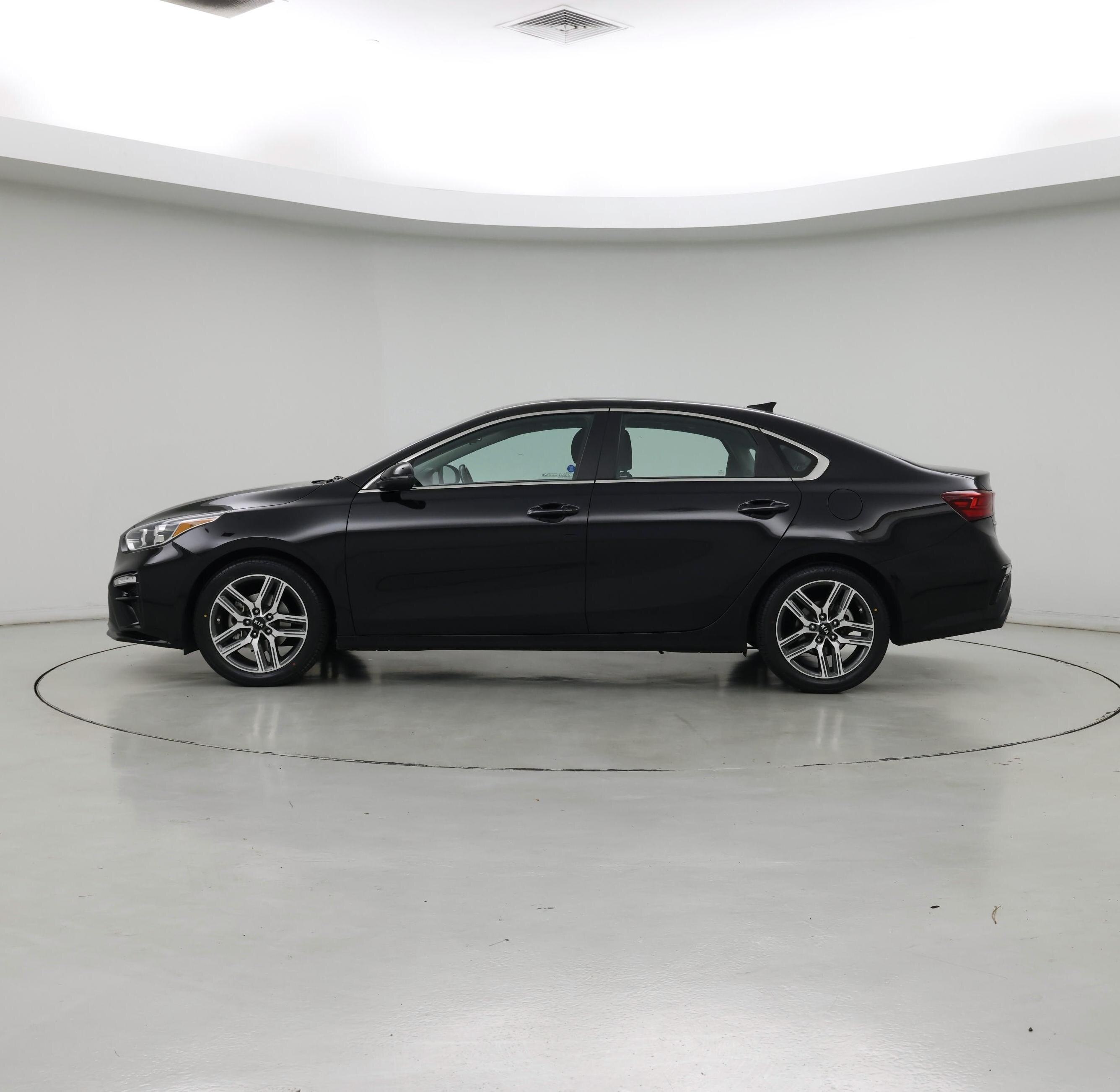 Thumbnail: 2021 Kia Forte - 3