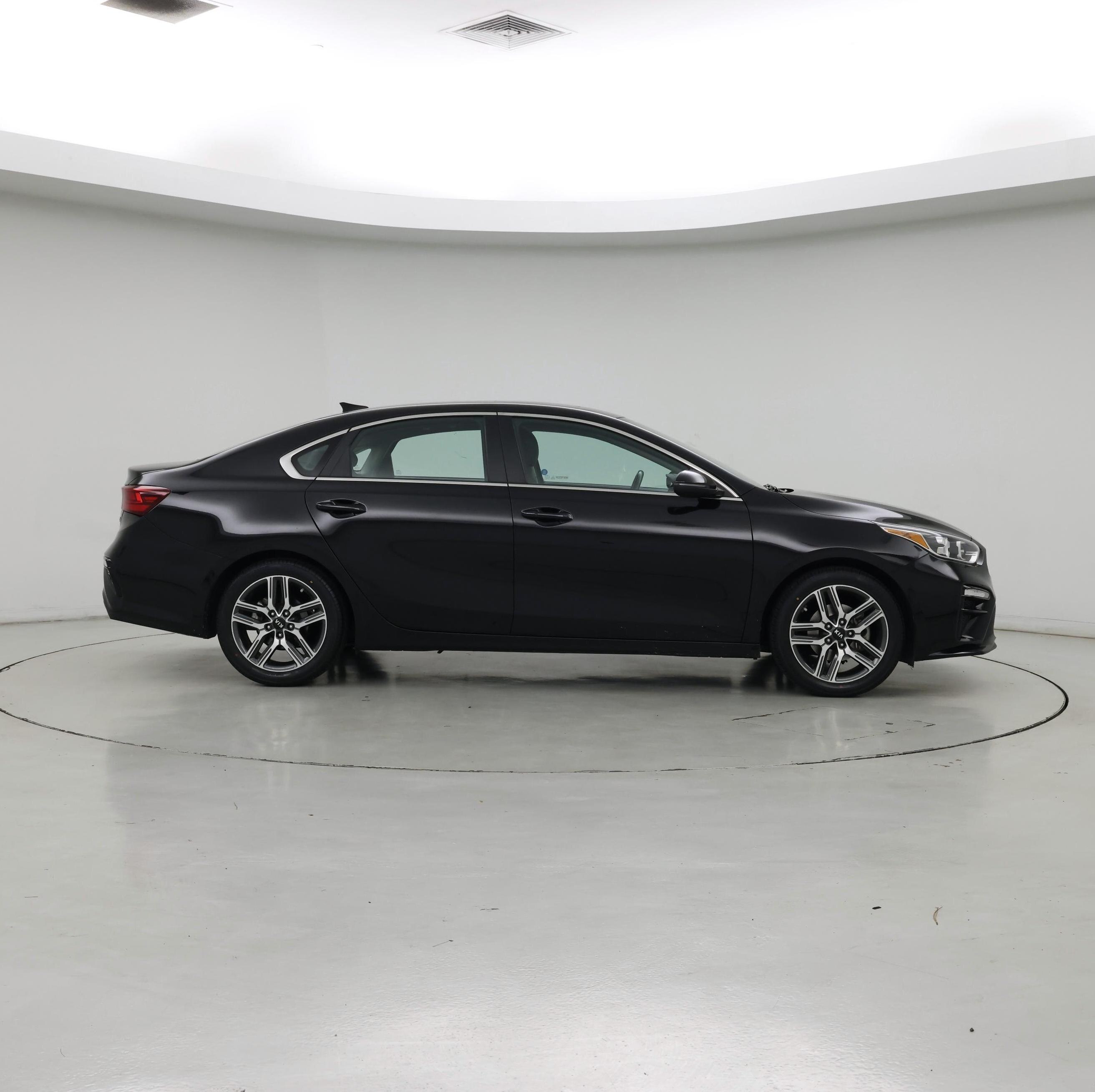 Thumbnail: 2021 Kia Forte - 7