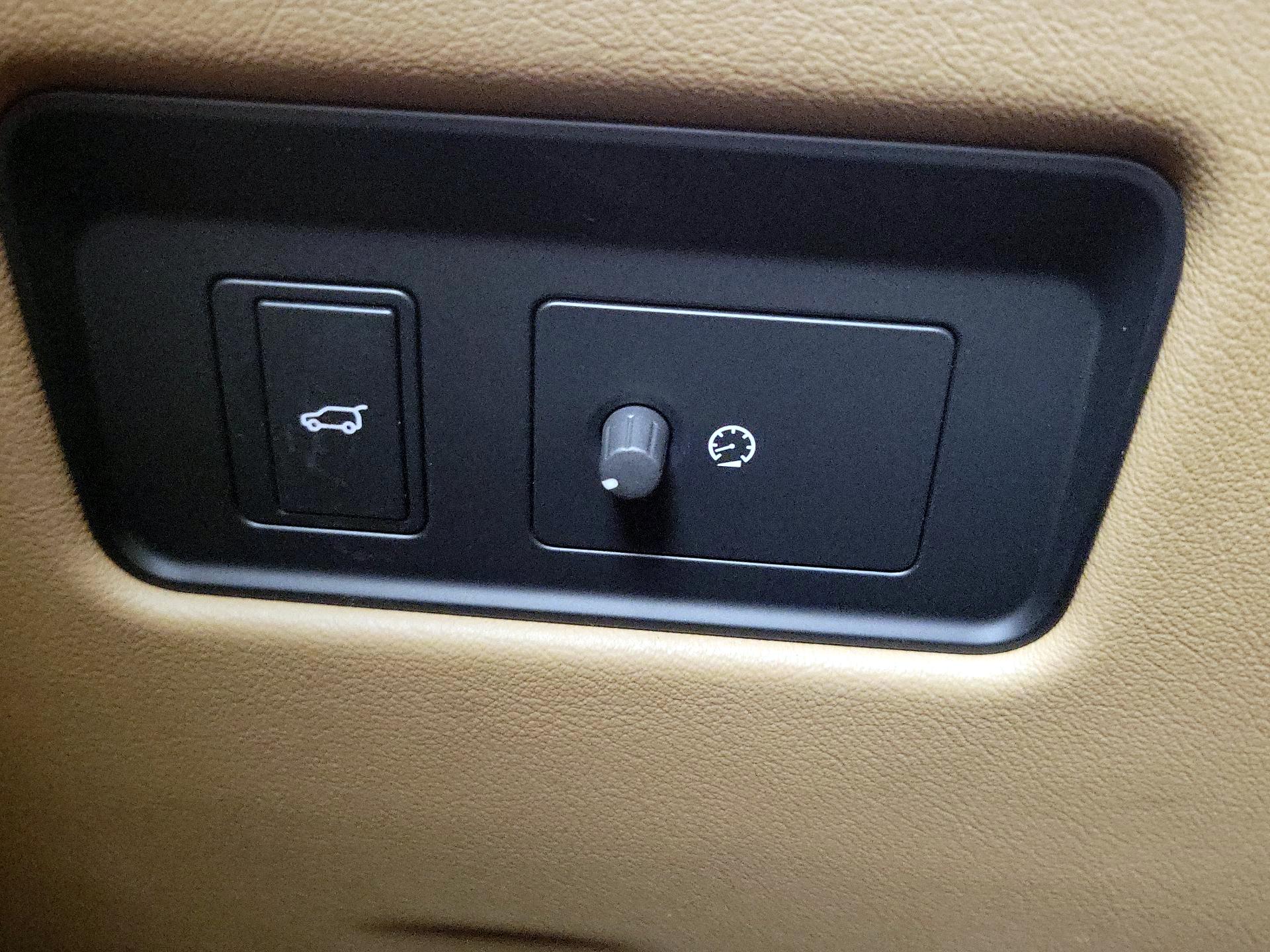 Thumbnail: 2023 Jaguar F-Pace - 13