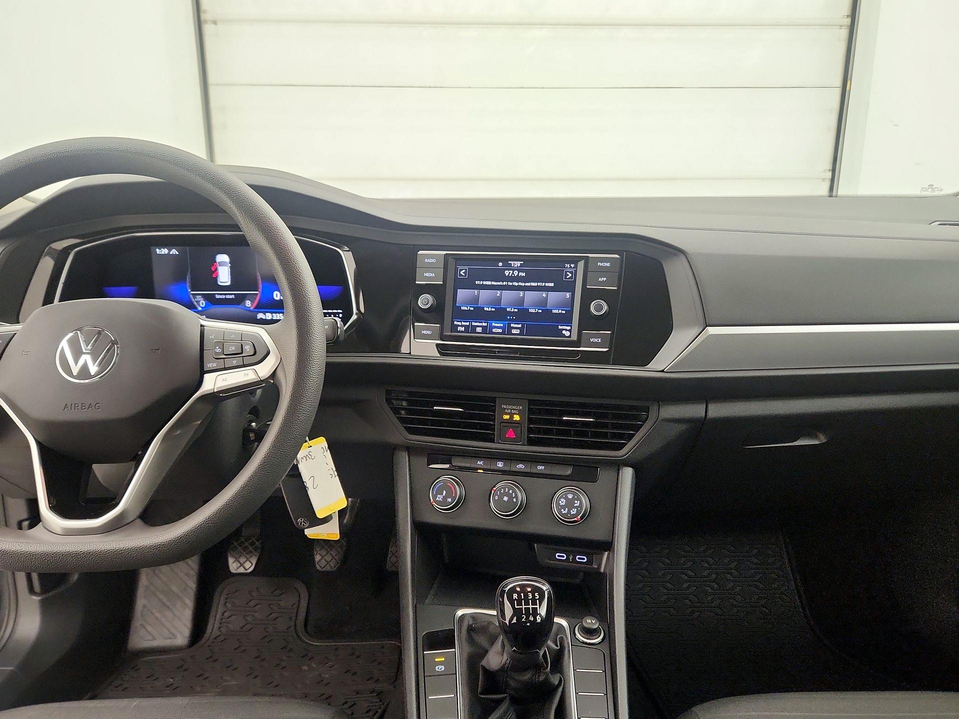 Thumbnail: 2022 Volkswagen Jetta - 9