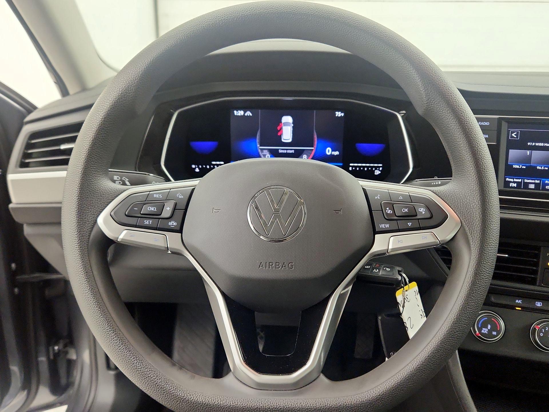 Thumbnail: 2022 Volkswagen Jetta - 10