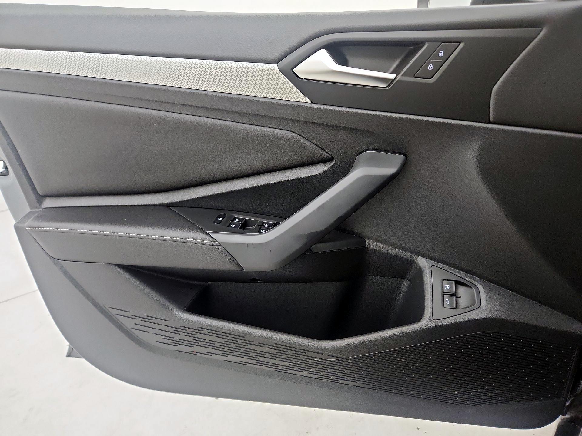 Thumbnail: 2022 Volkswagen Jetta - 12