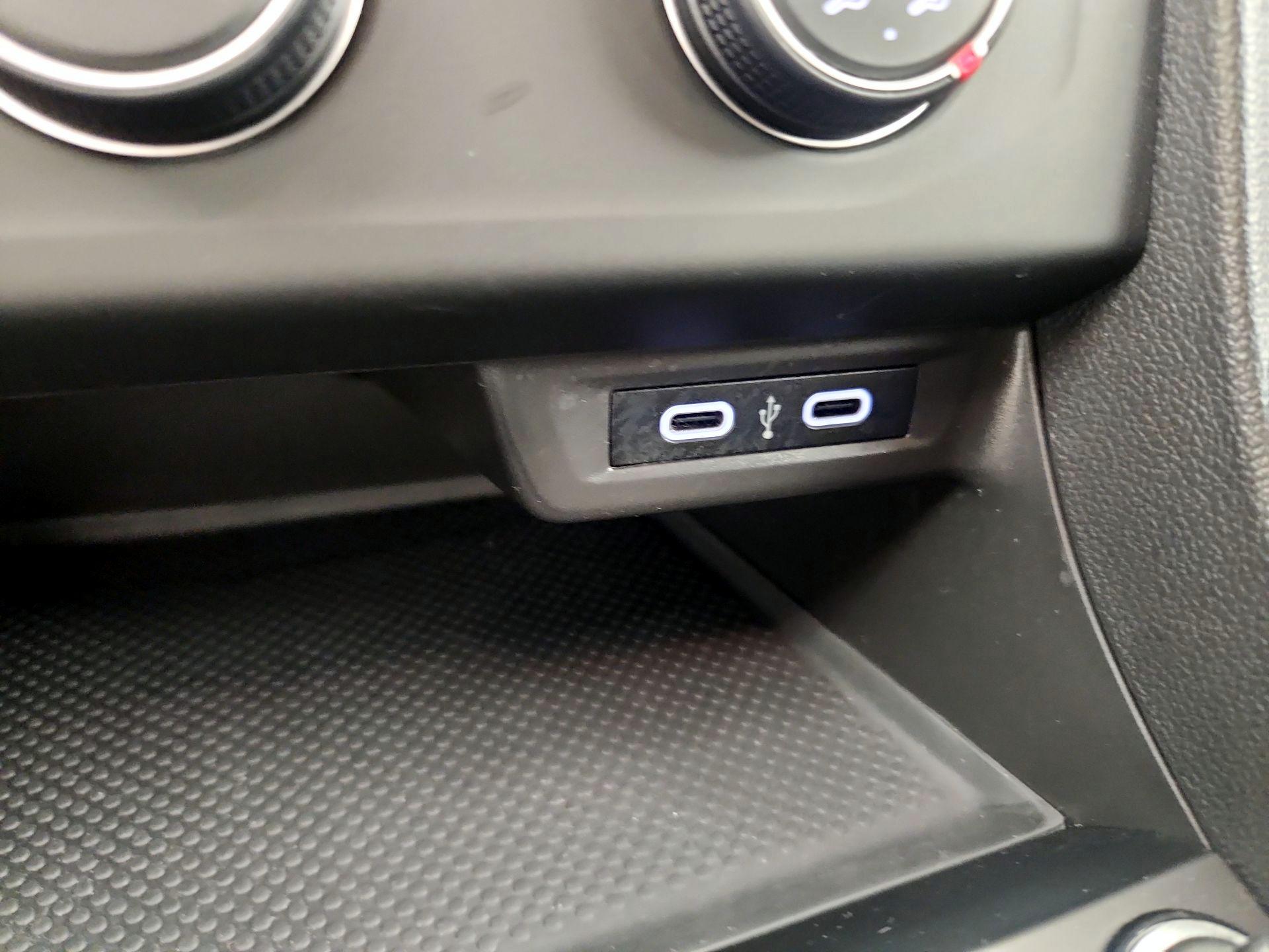 Thumbnail: 2022 Volkswagen Jetta - 18