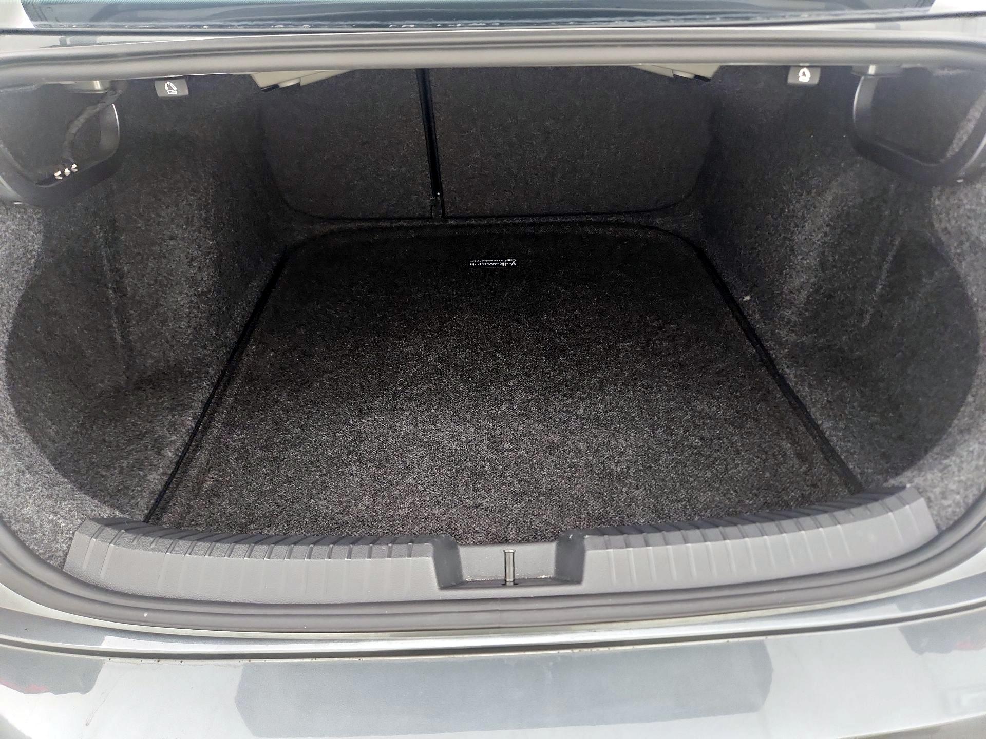 Thumbnail: 2022 Volkswagen Jetta - 20