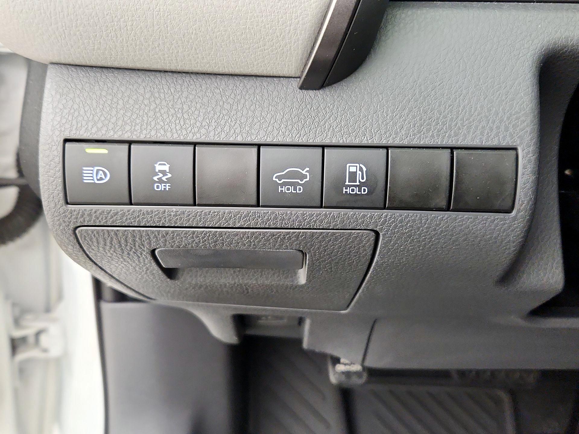 Thumbnail: 2021 Toyota Camry - 13