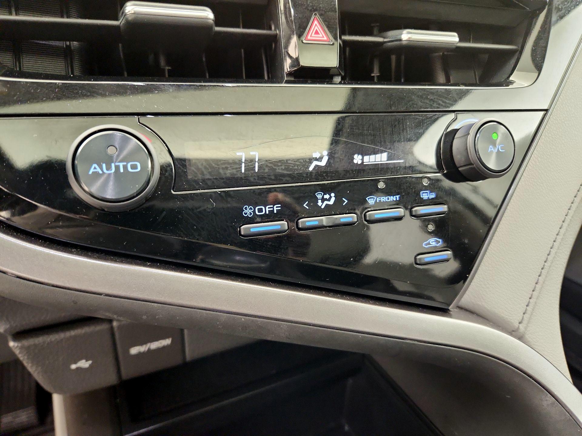 Thumbnail: 2021 Toyota Camry - 16