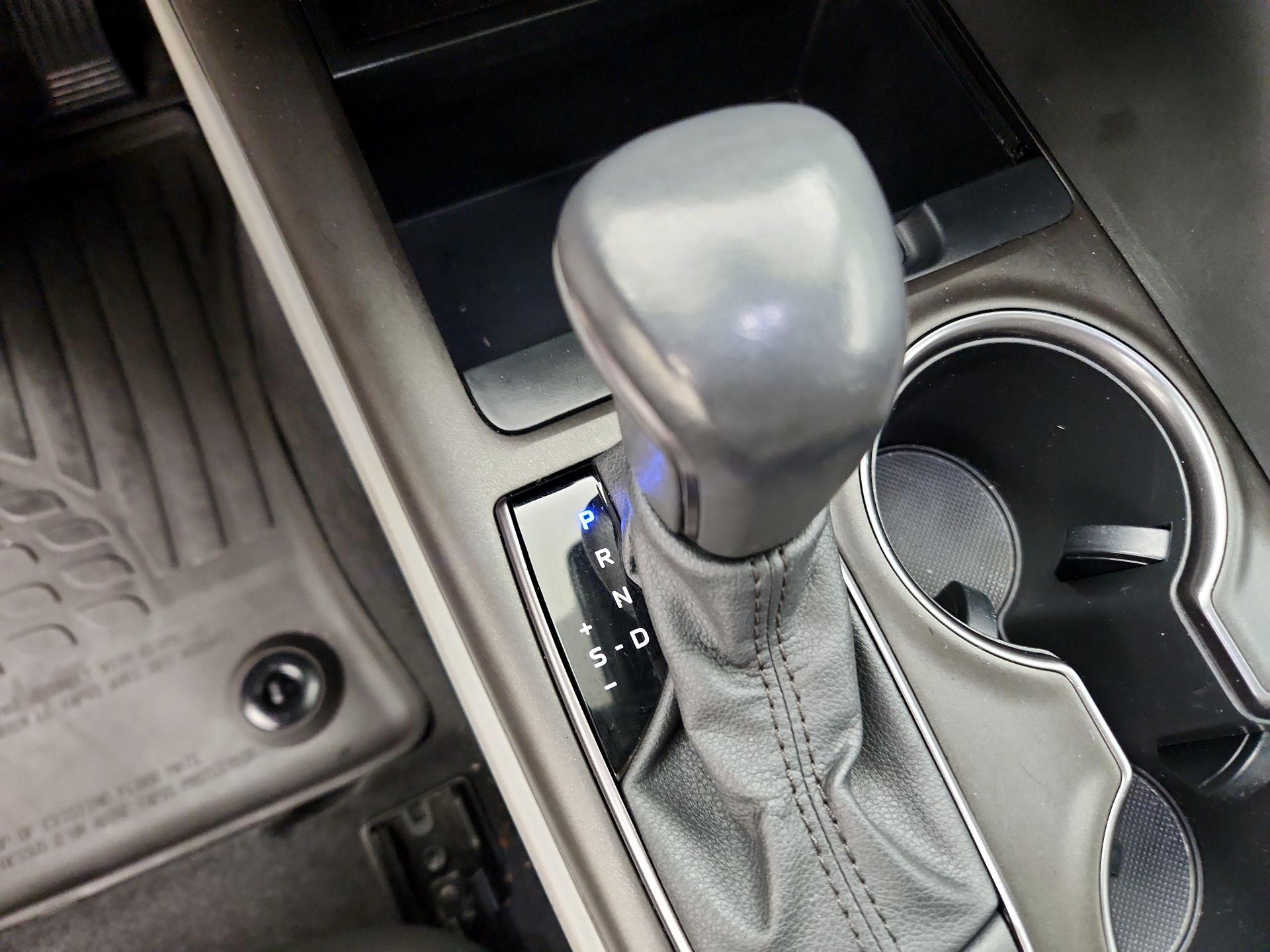 Thumbnail: 2021 Toyota Camry - 17