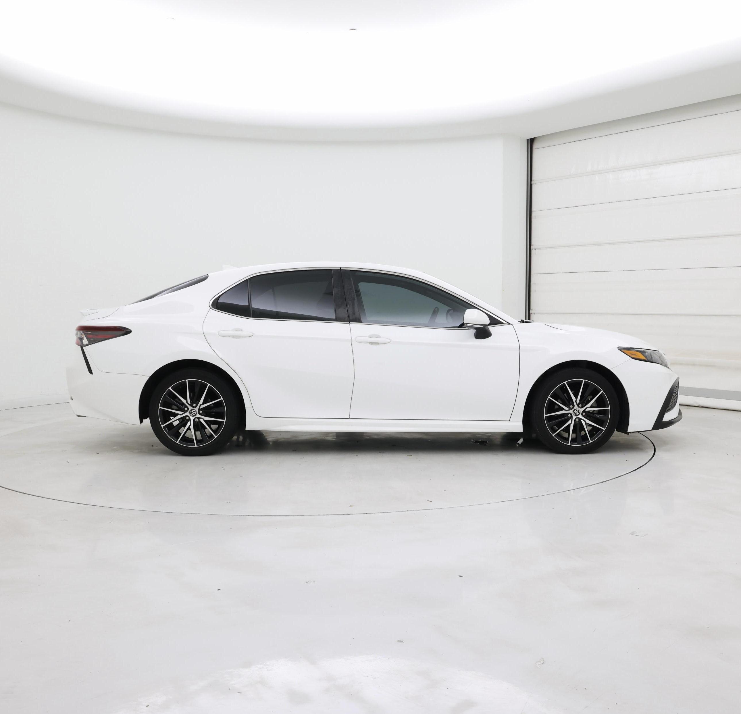 Thumbnail: 2021 Toyota Camry - 7