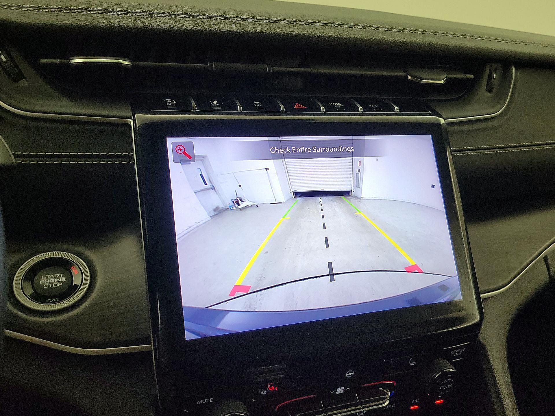 Thumbnail: 2022 Jeep Grand Cherokee - 15