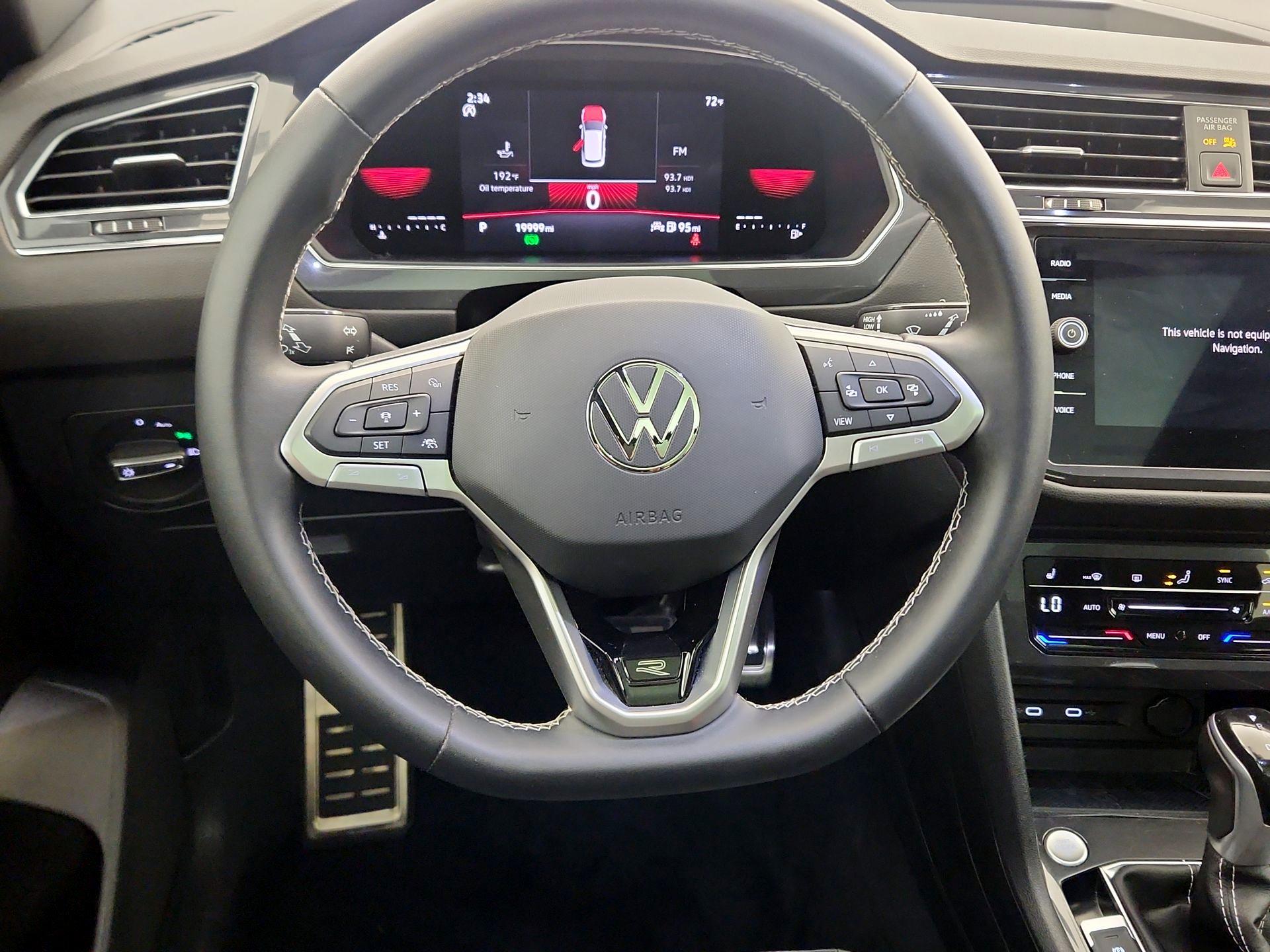 Thumbnail: 2023 Volkswagen Tiguan - 10