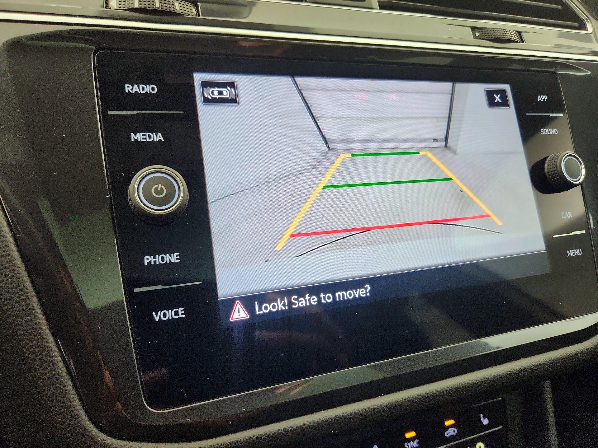 Thumbnail: 2023 Volkswagen Tiguan - 14