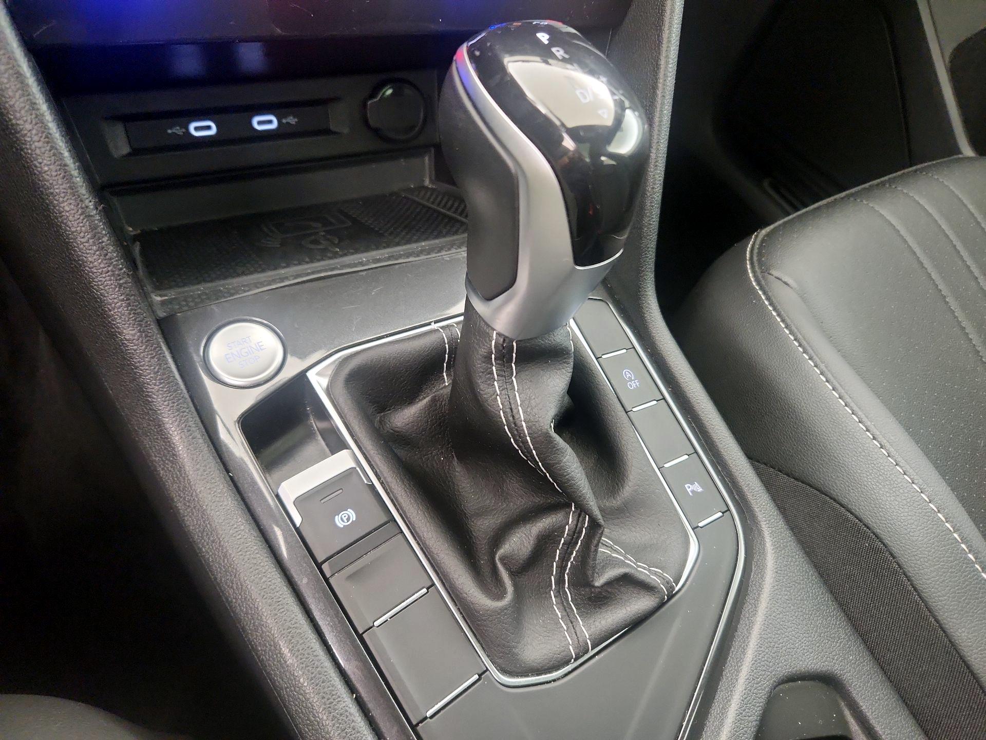 Thumbnail: 2023 Volkswagen Tiguan - 17