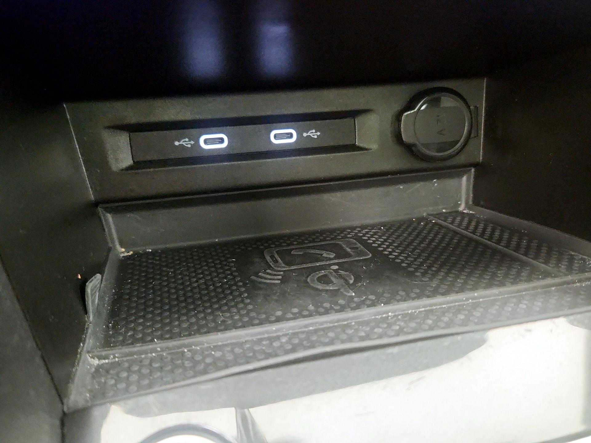 Thumbnail: 2023 Volkswagen Tiguan - 18