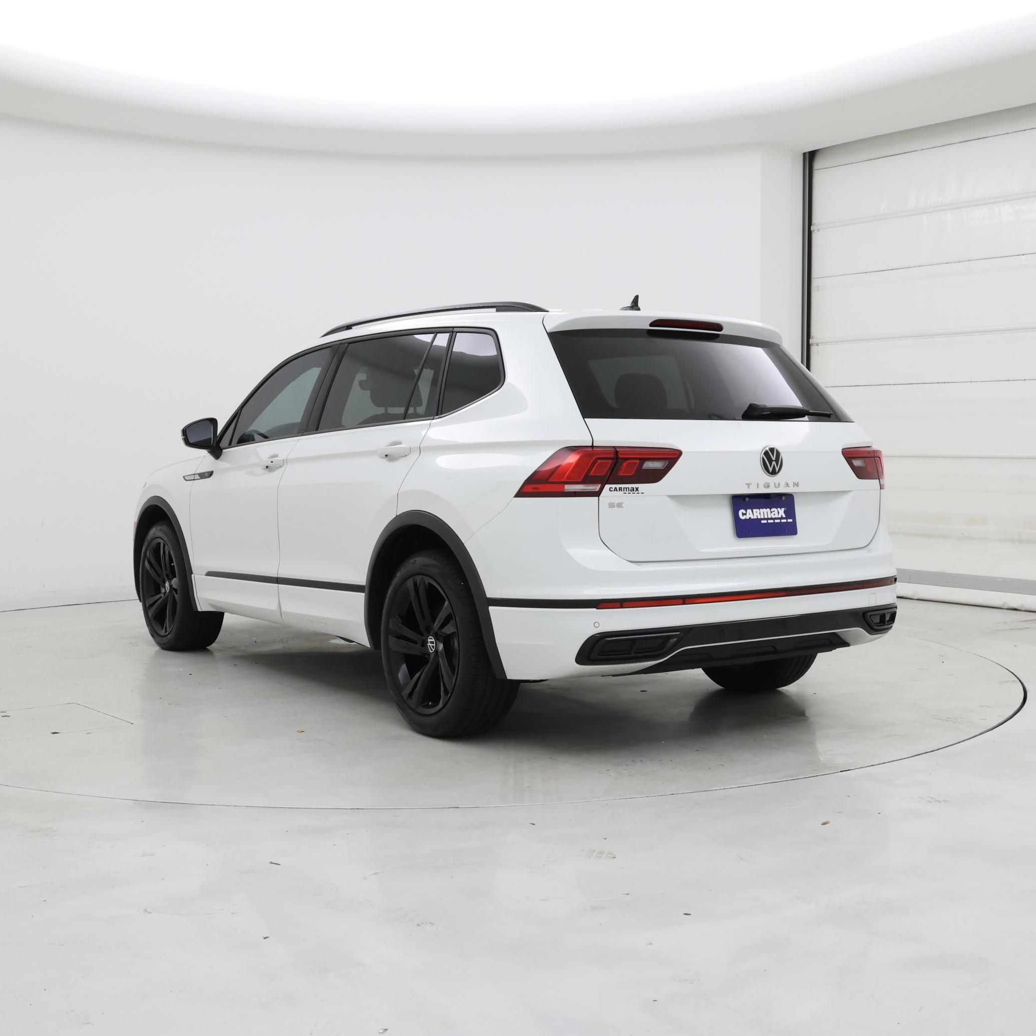 Thumbnail: 2023 Volkswagen Tiguan - 2