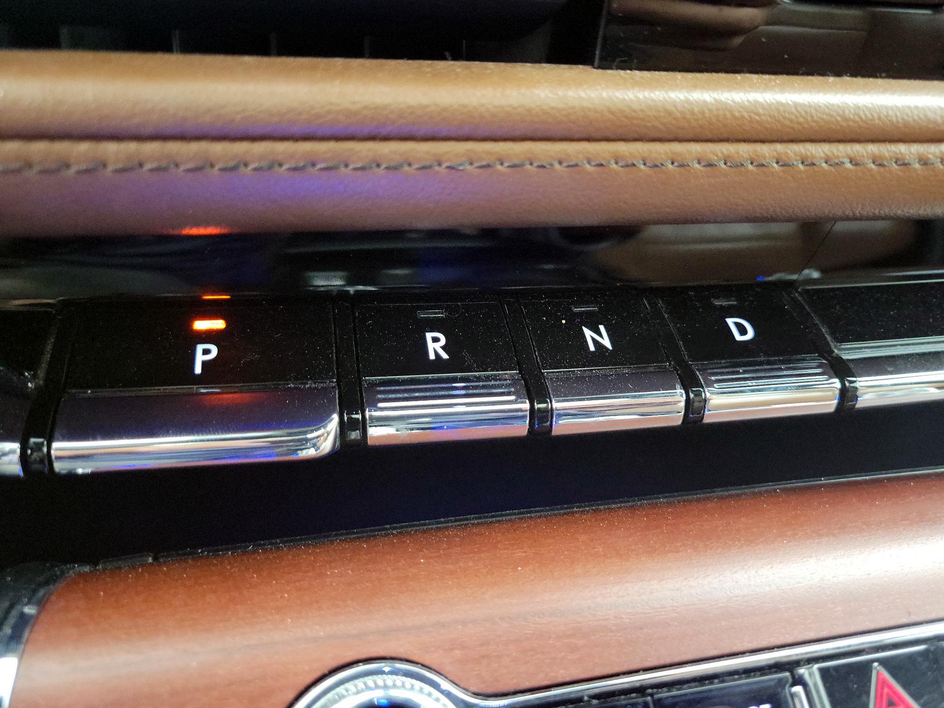 Thumbnail: 2021 Lincoln Aviator - 18