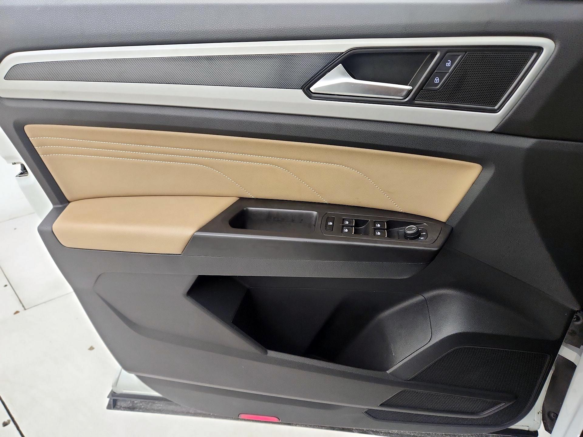 Thumbnail: 2022 Volkswagen Atlas - 12