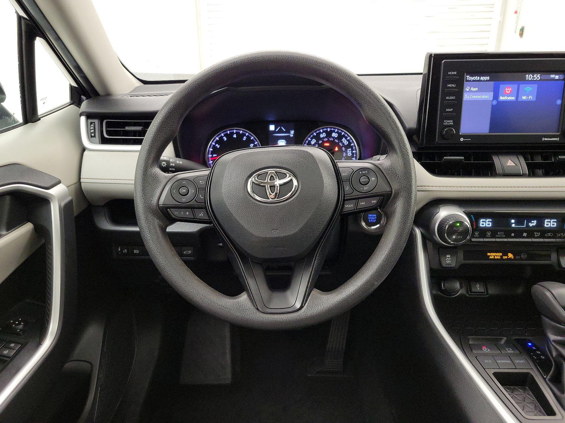 Thumbnail: 2022 Toyota RAV4 - 10