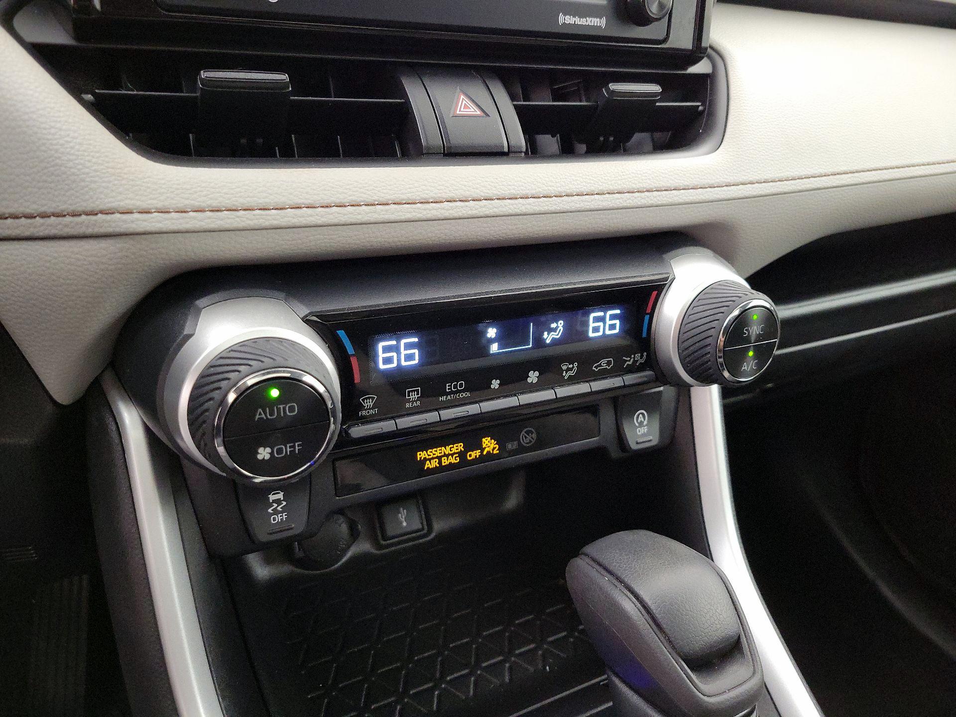 Thumbnail: 2022 Toyota RAV4 - 16