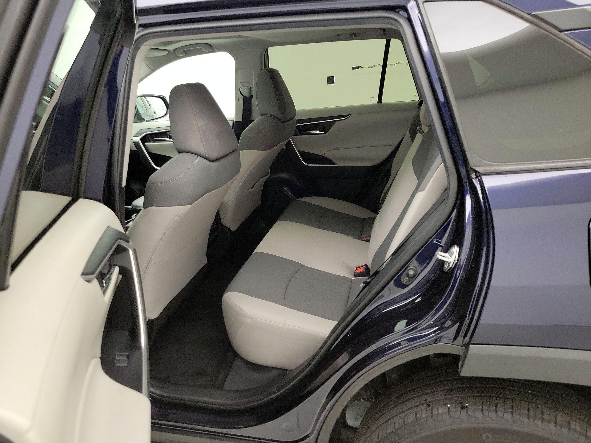 Thumbnail: 2022 Toyota RAV4 - 20