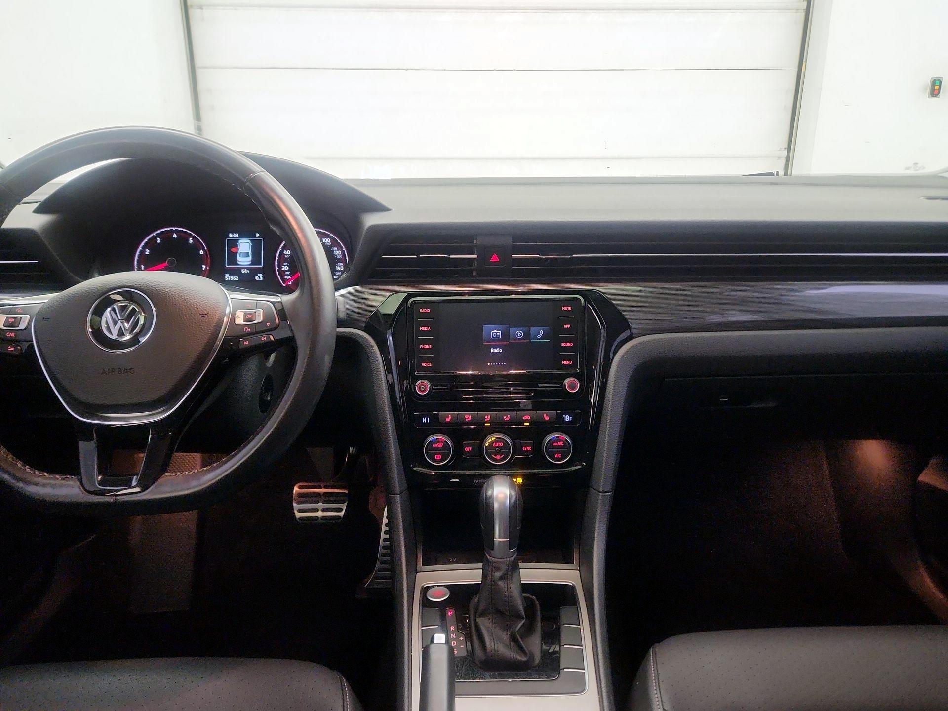 Thumbnail: 2020 Volkswagen Passat - 9