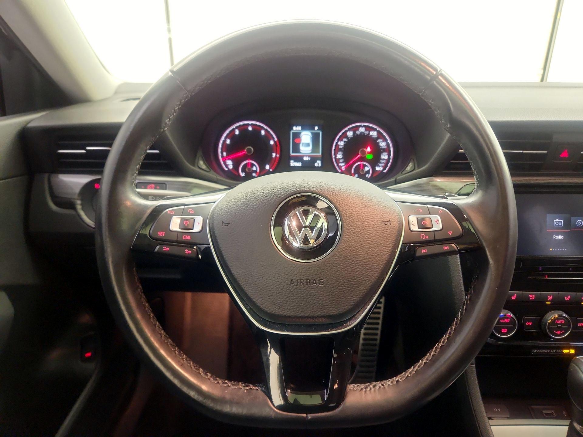 Thumbnail: 2020 Volkswagen Passat - 10