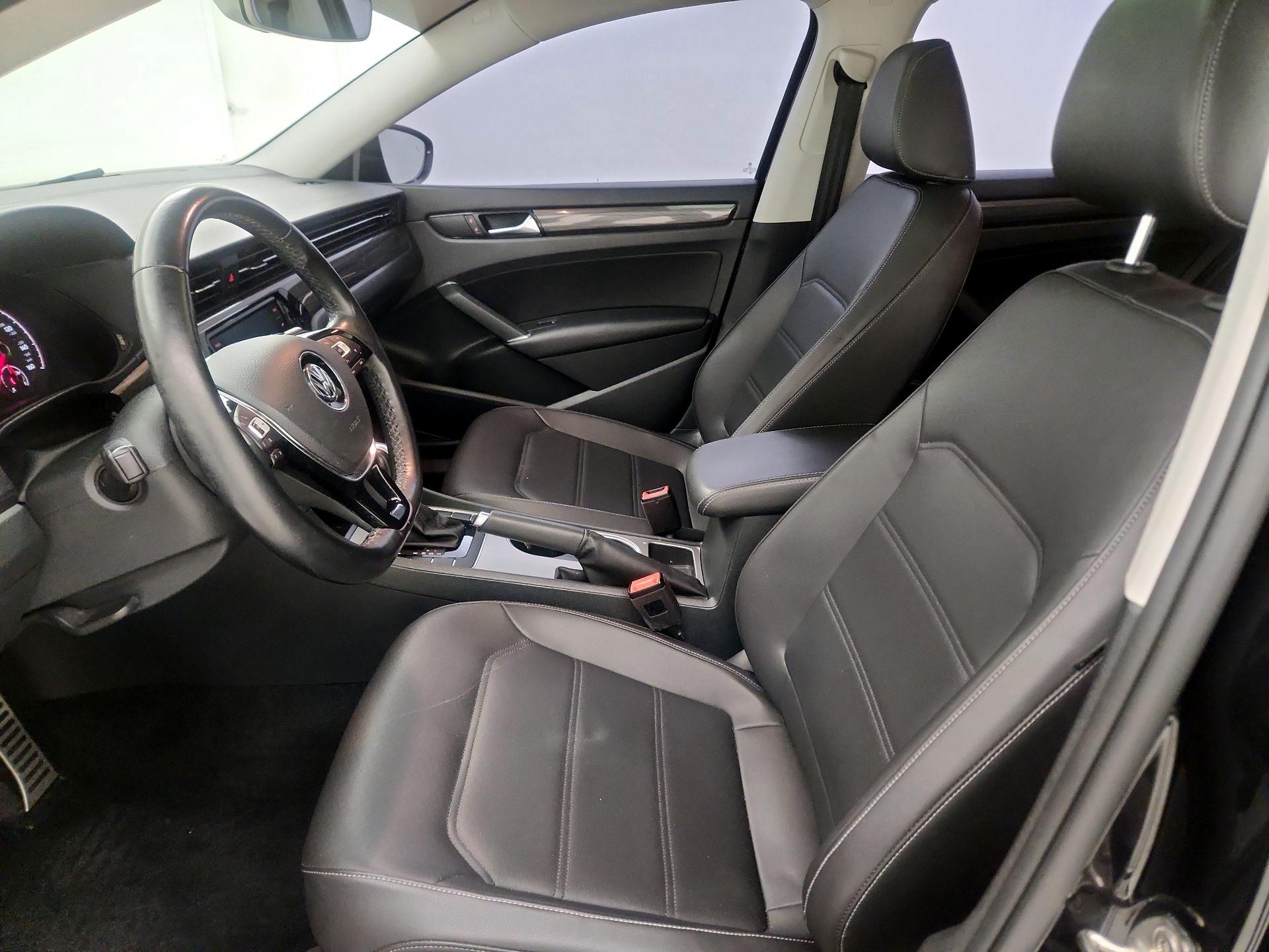 Thumbnail: 2020 Volkswagen Passat - 11