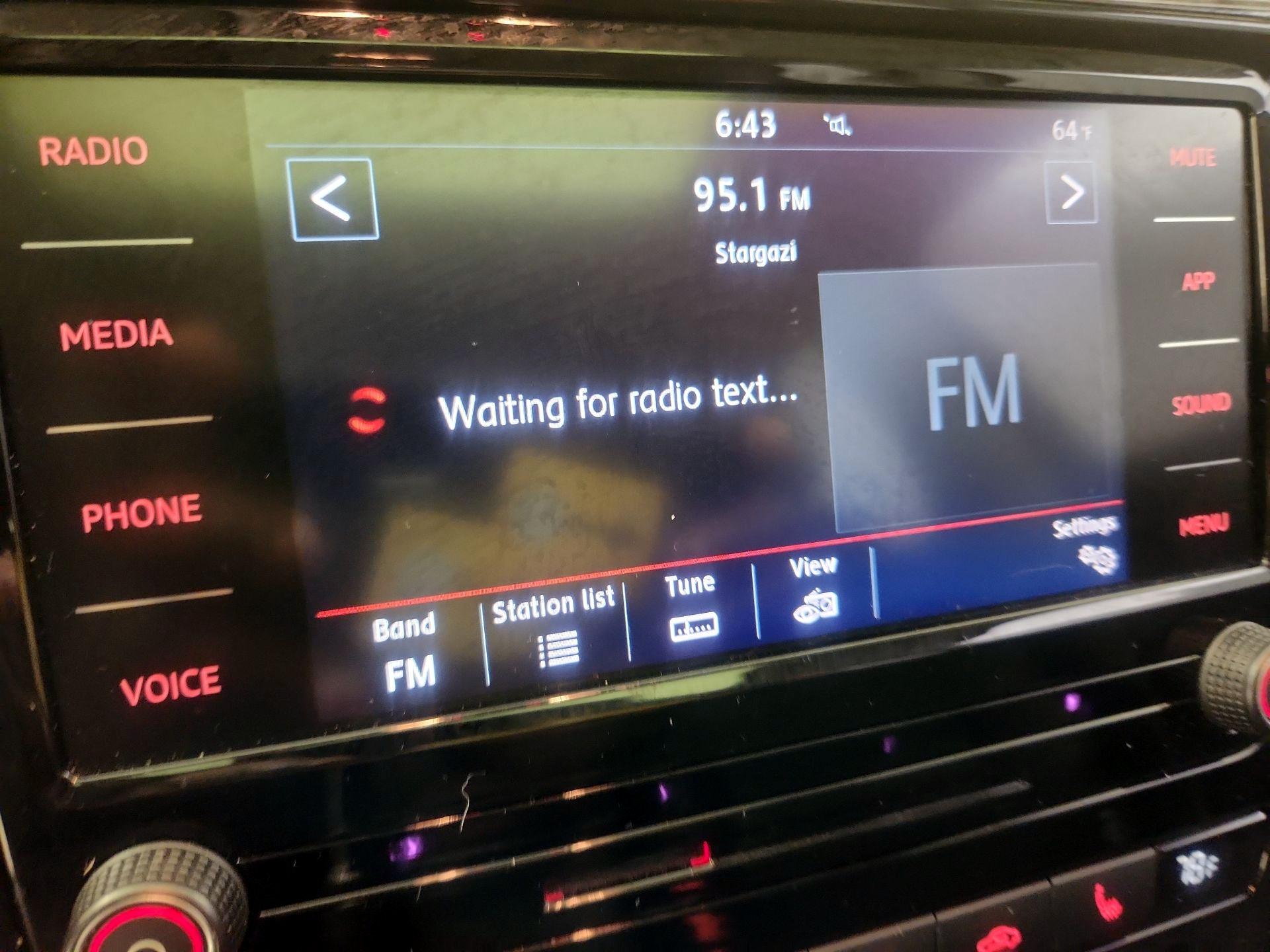 Thumbnail: 2020 Volkswagen Passat - 15