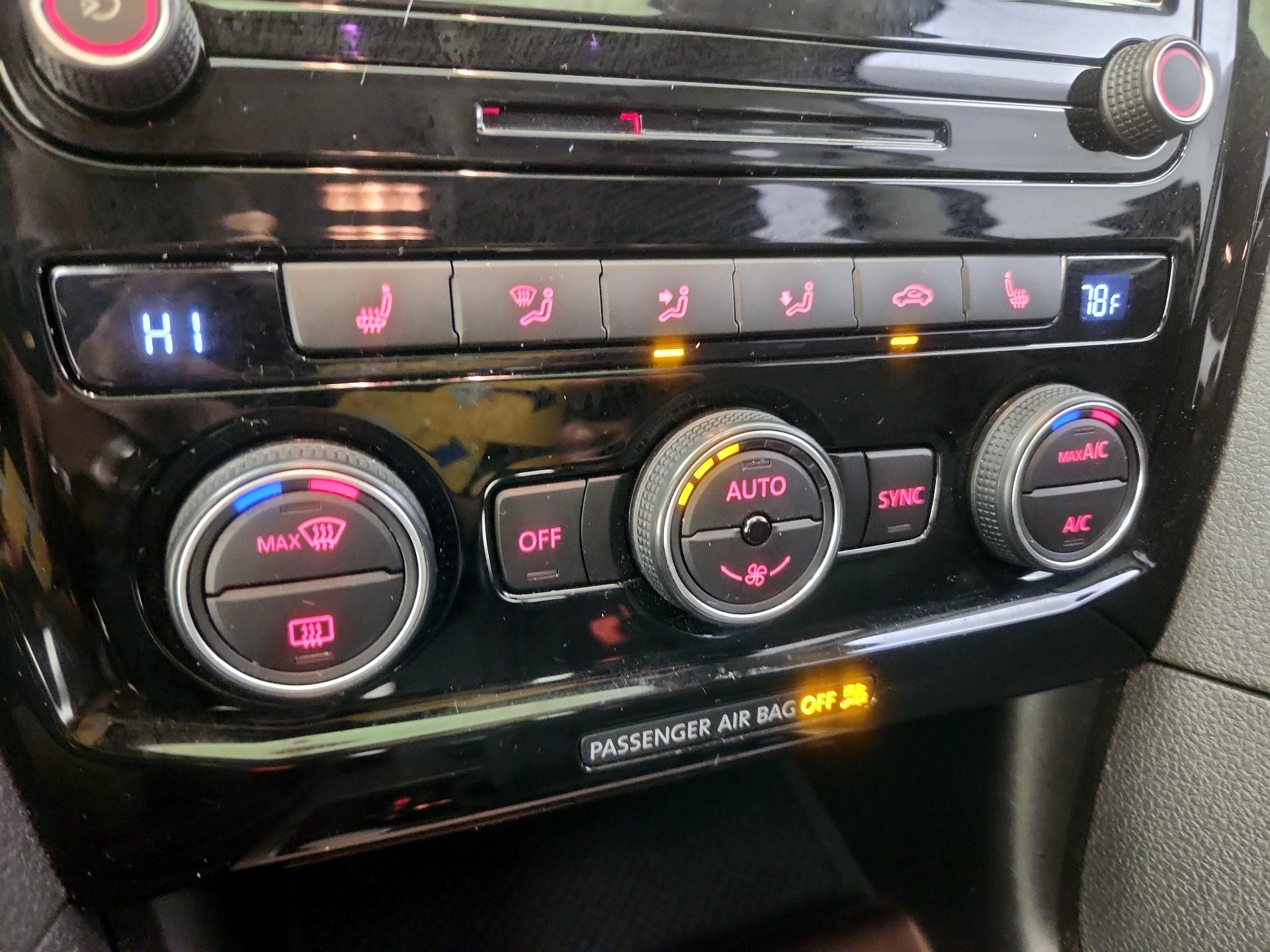 Thumbnail: 2020 Volkswagen Passat - 16