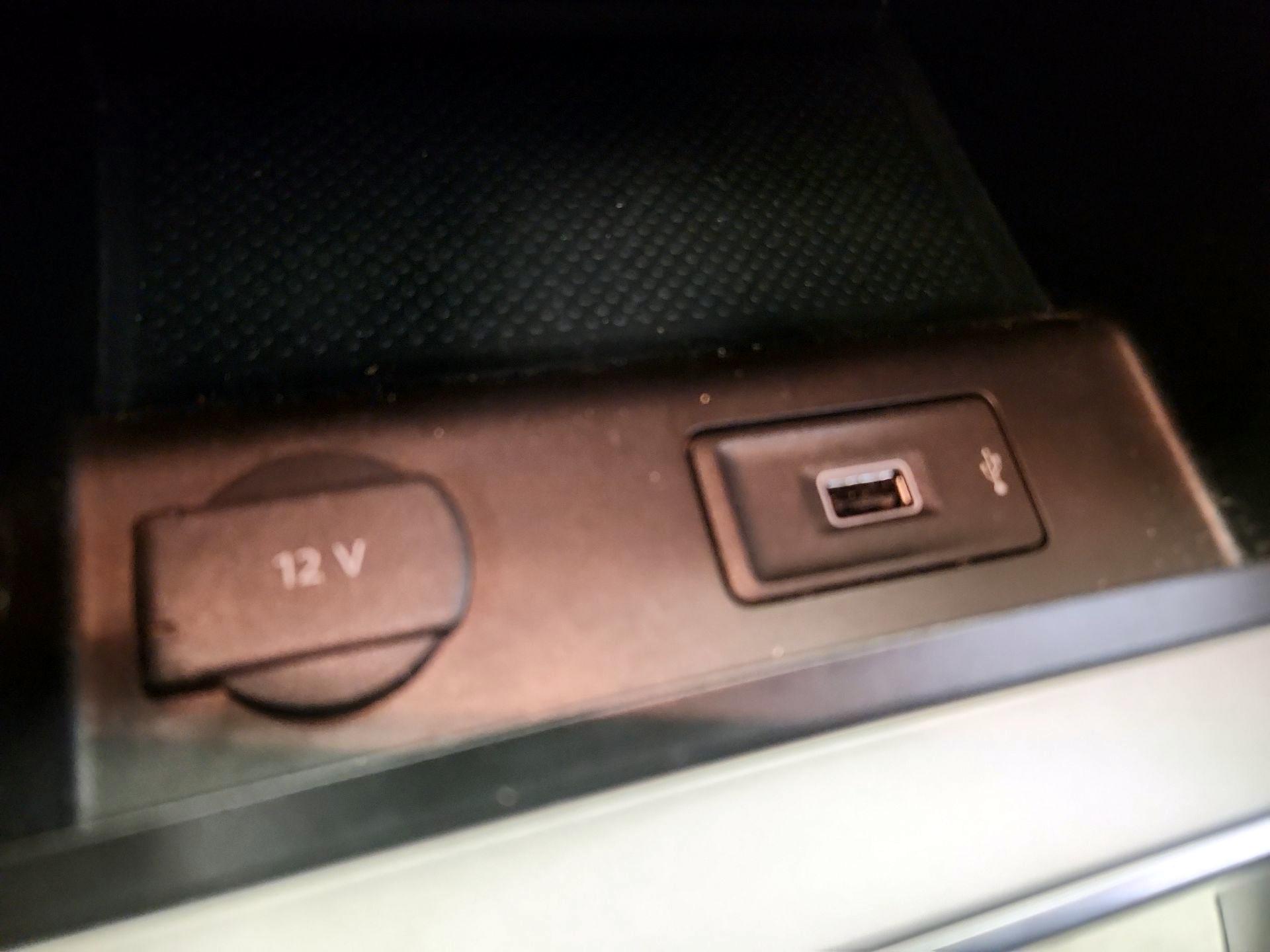 Thumbnail: 2020 Volkswagen Passat - 18