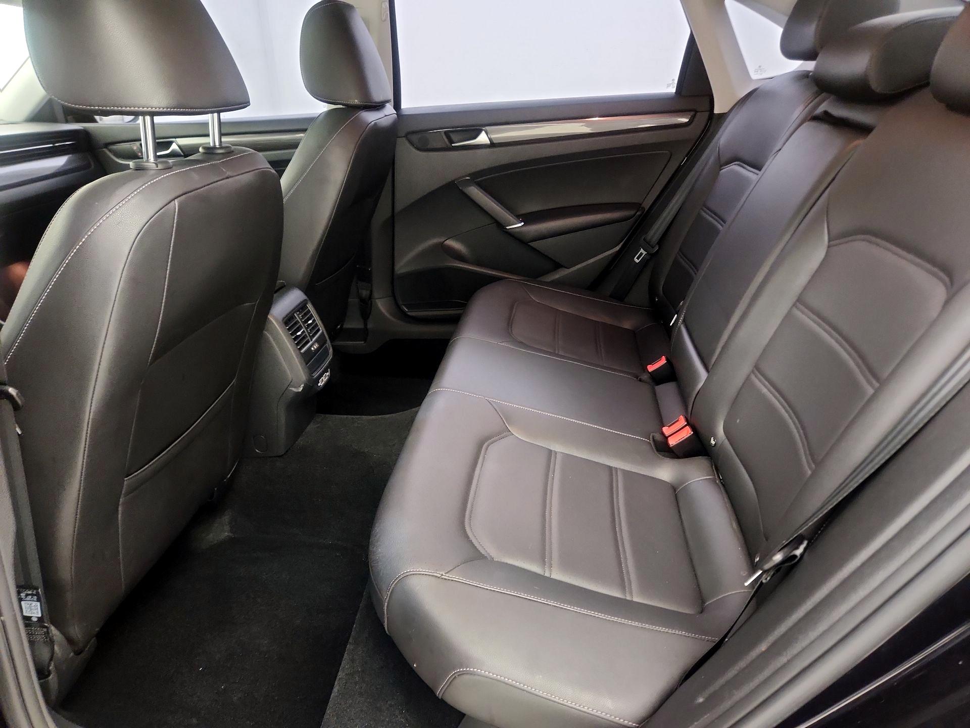 Thumbnail: 2020 Volkswagen Passat - 20