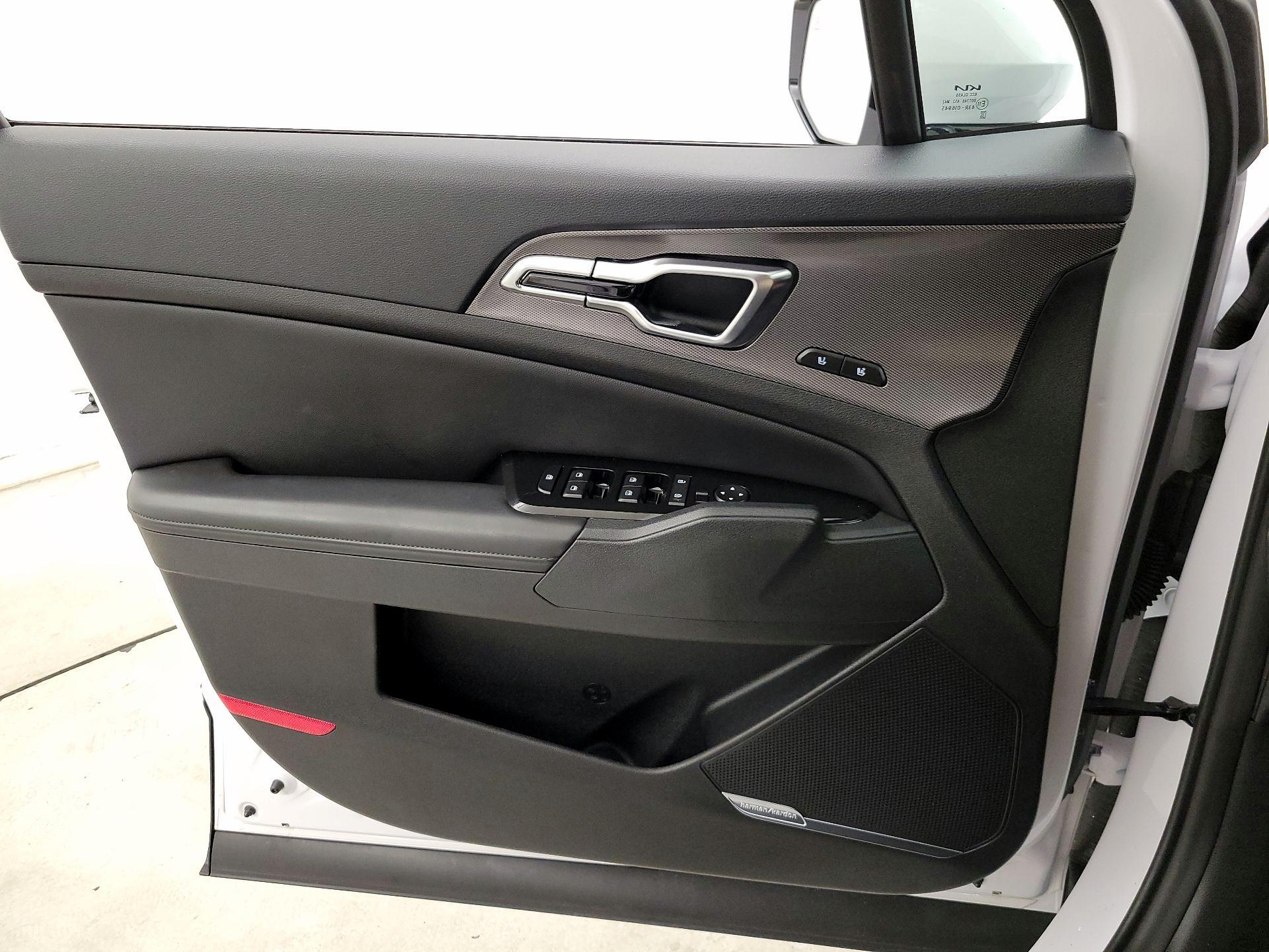 Thumbnail: 2023 Kia Sportage - 12