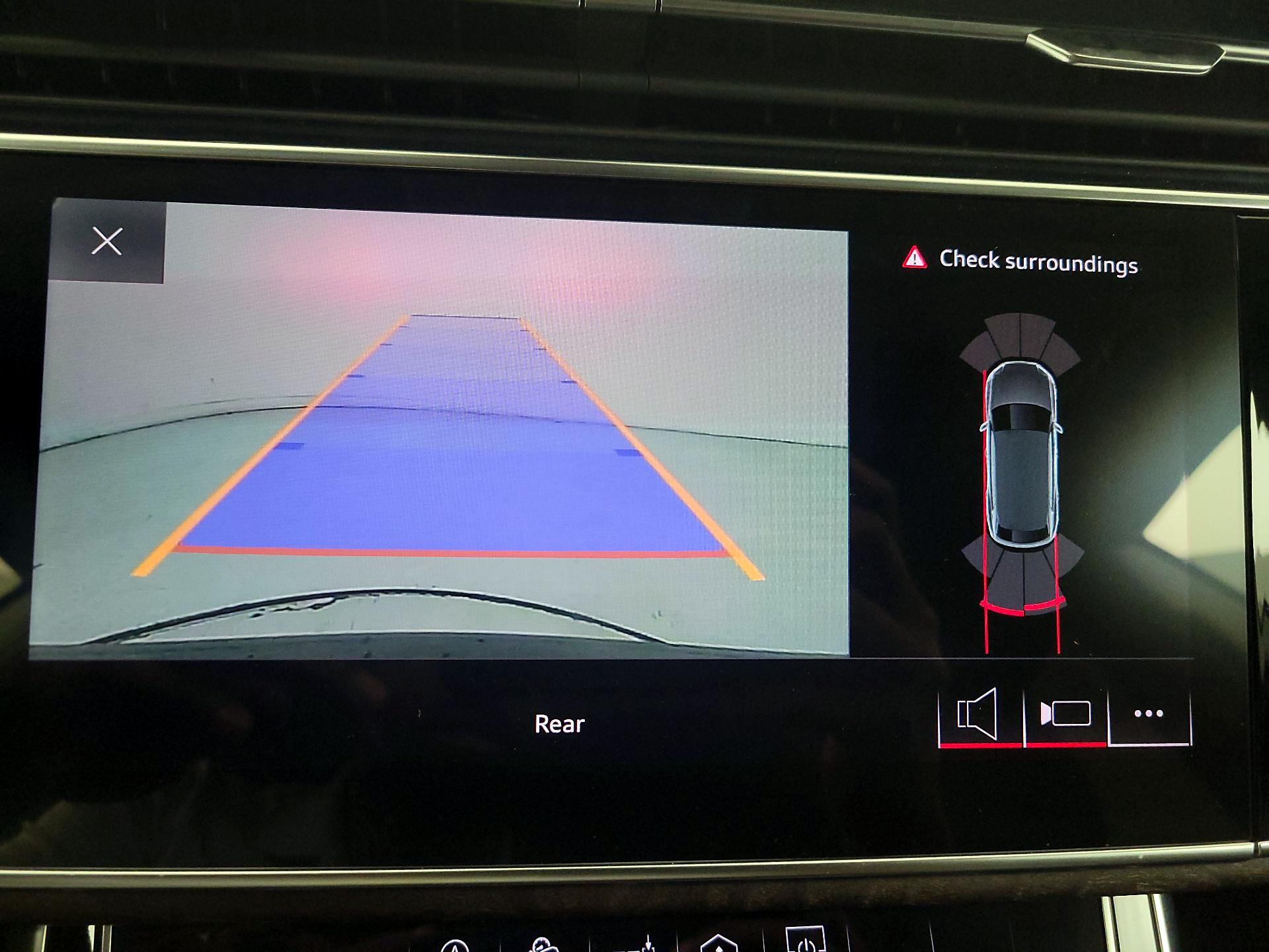 Thumbnail: 2020 Audi Q8 - 15