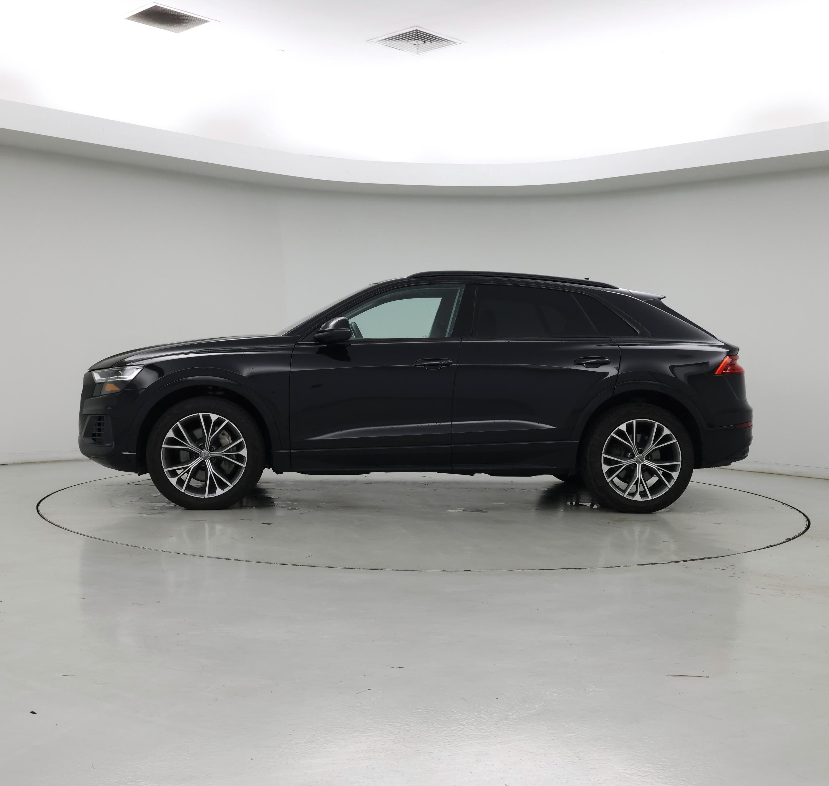 Thumbnail: 2020 Audi Q8 - 3