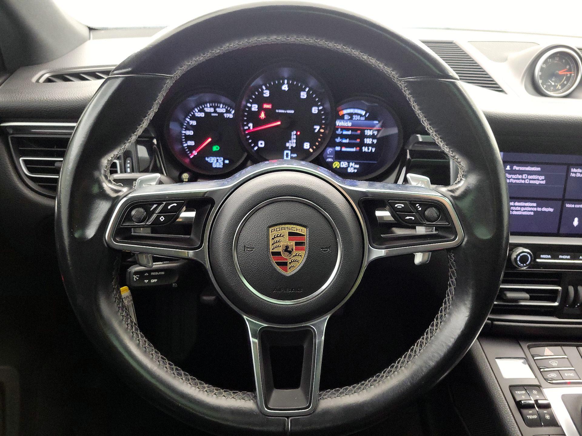 Thumbnail: 2020 Porsche Macan - 10