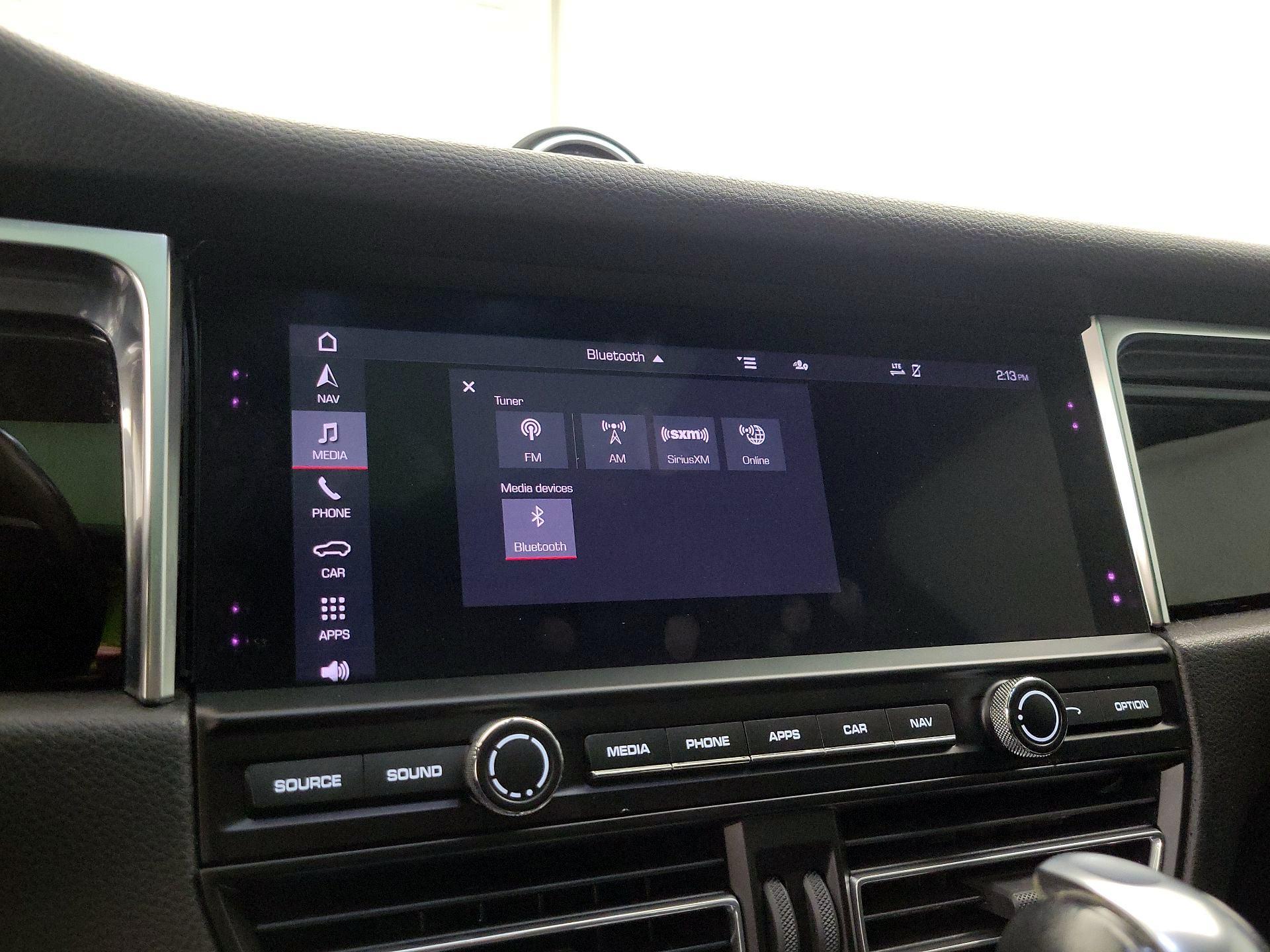 Thumbnail: 2020 Porsche Macan - 16