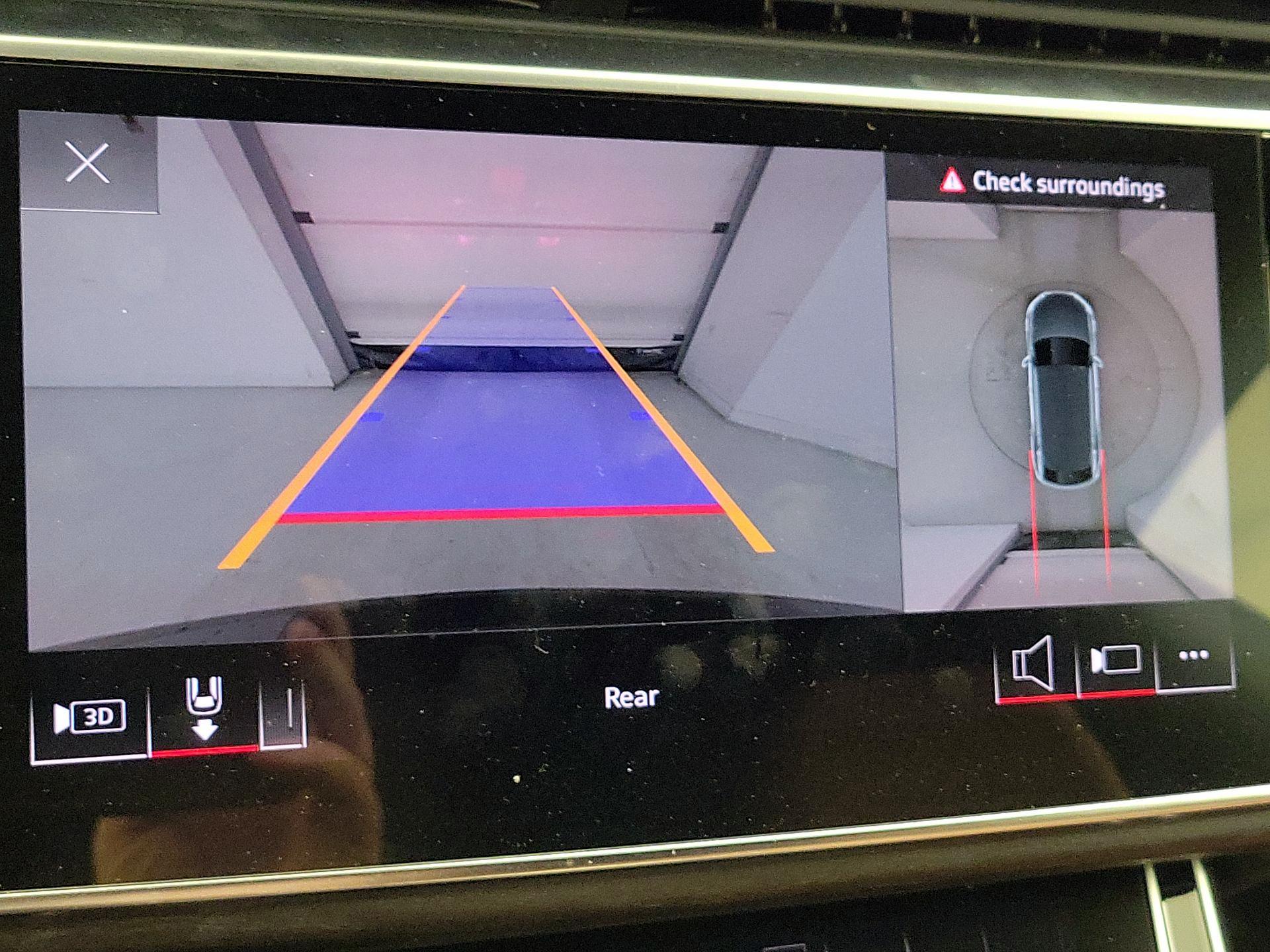 Thumbnail: 2021 Audi Q8 - 15