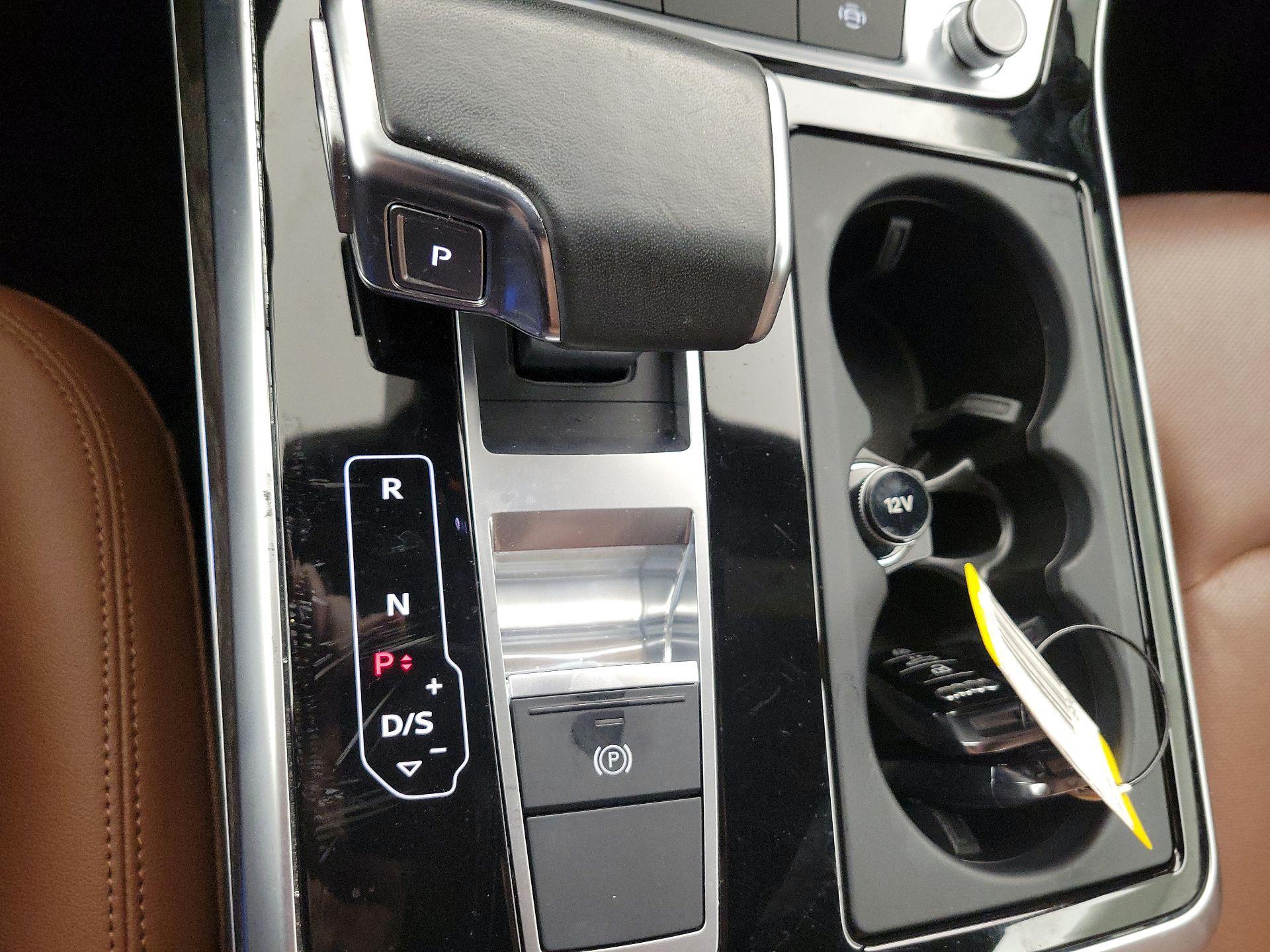 Thumbnail: 2021 Audi Q8 - 18