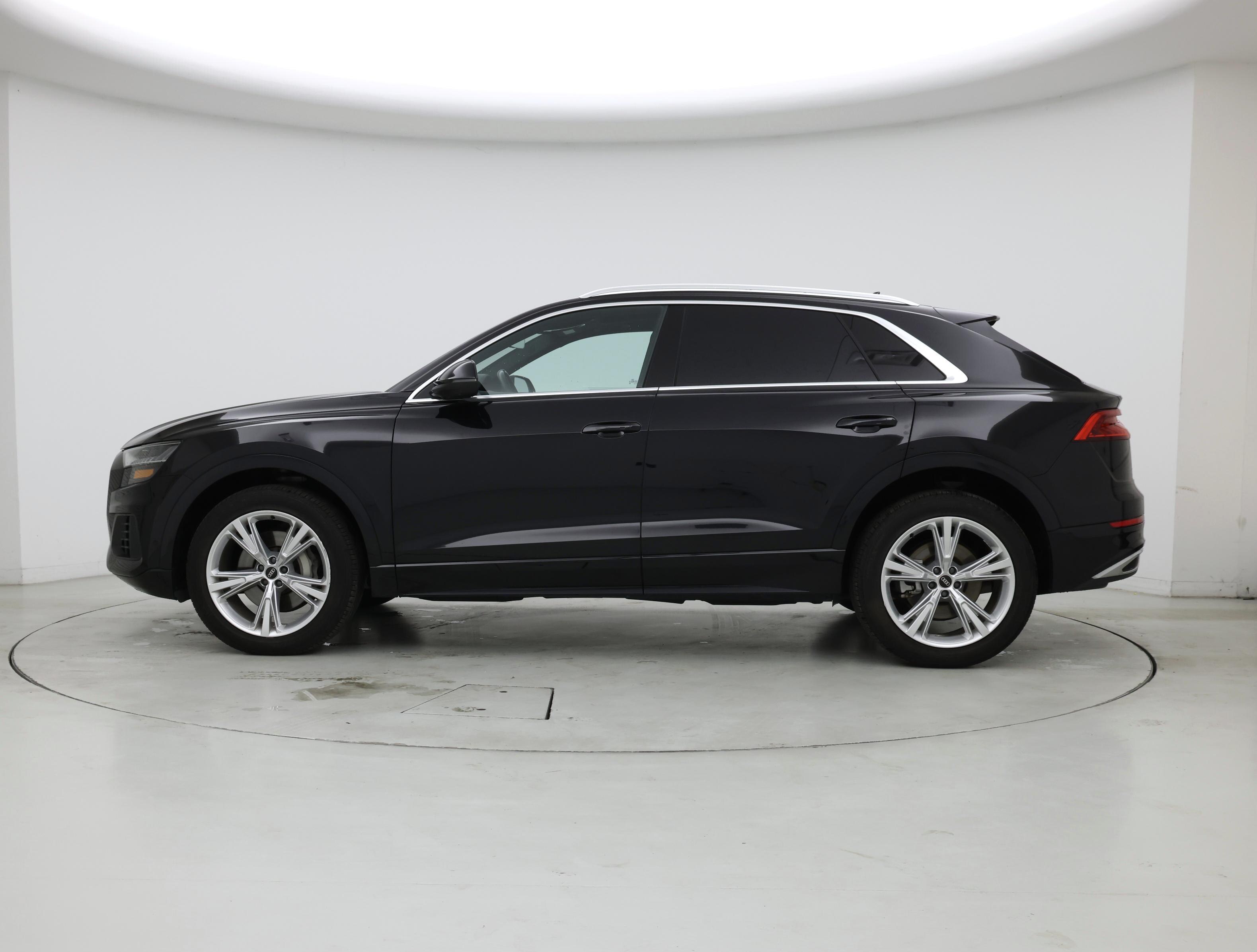 Thumbnail: 2021 Audi Q8 - 3