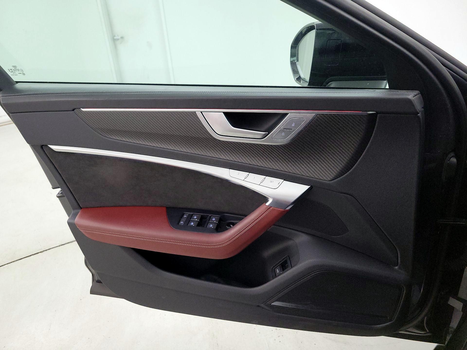 Thumbnail: 2021 Audi S6 - 12