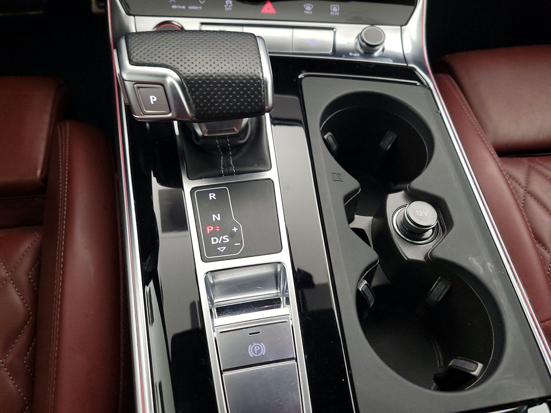 Thumbnail: 2021 Audi S6 - 18